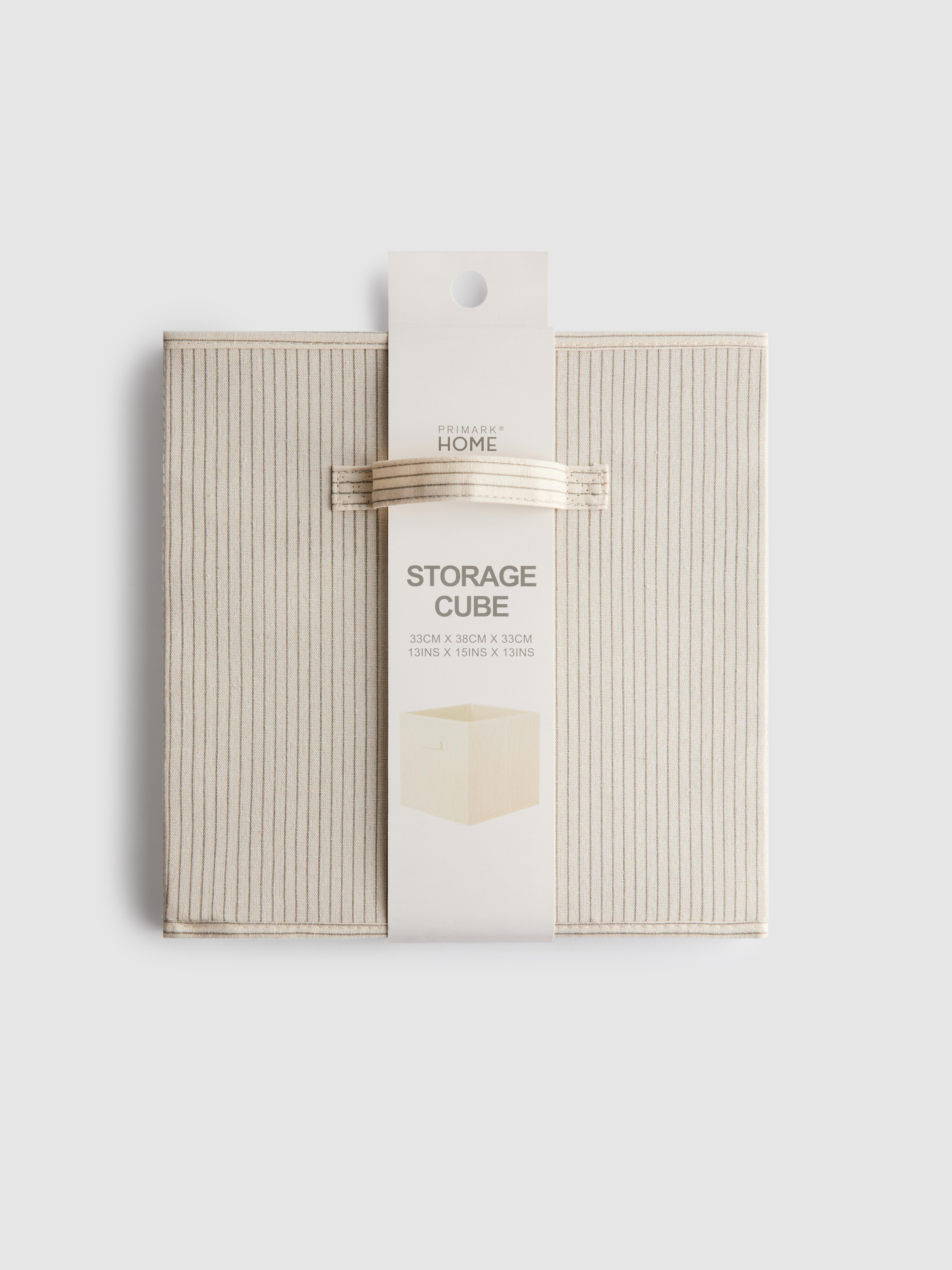 Cube de rangement à anses