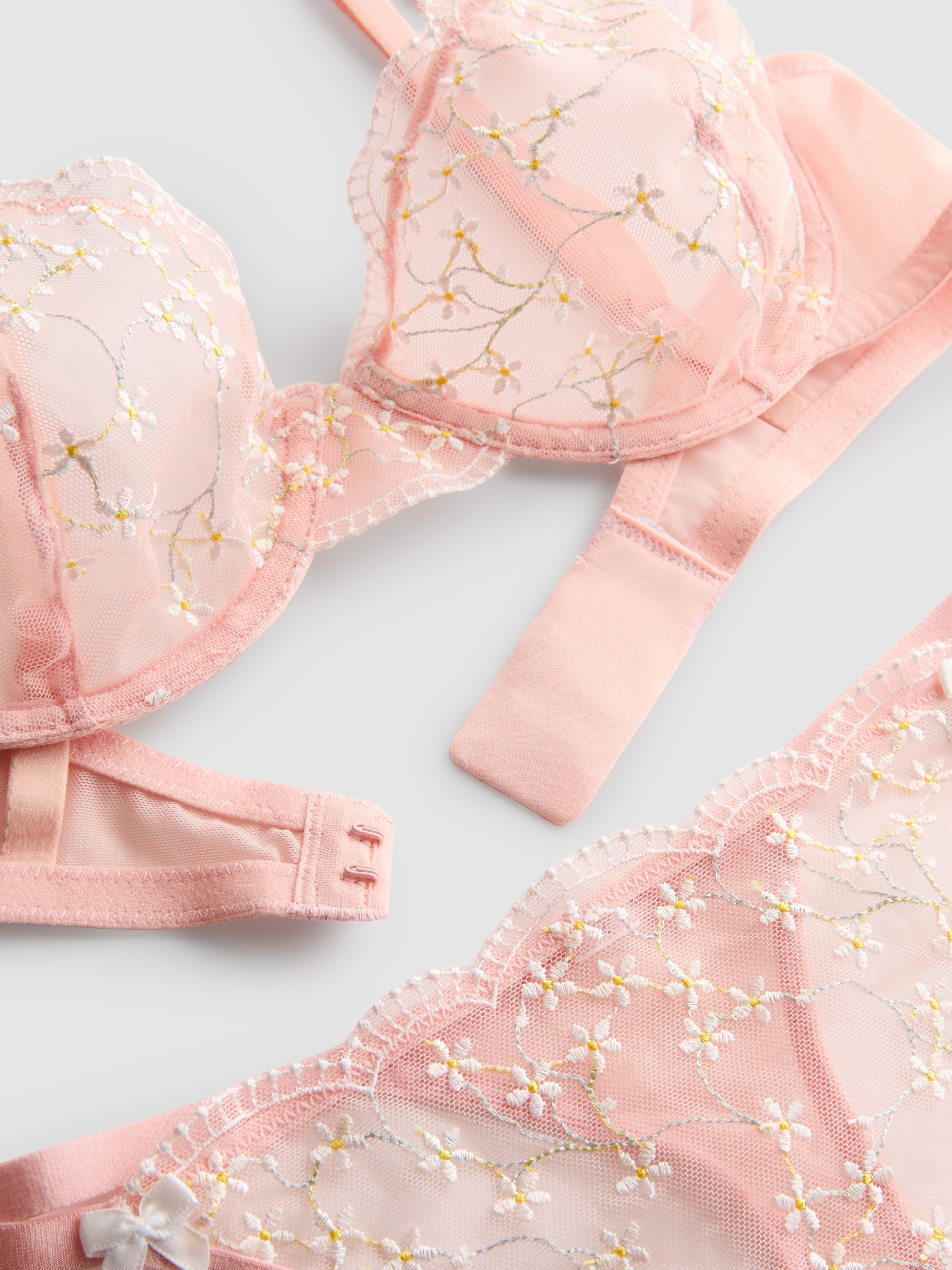 Embroidered Underwired Lingerie Set
