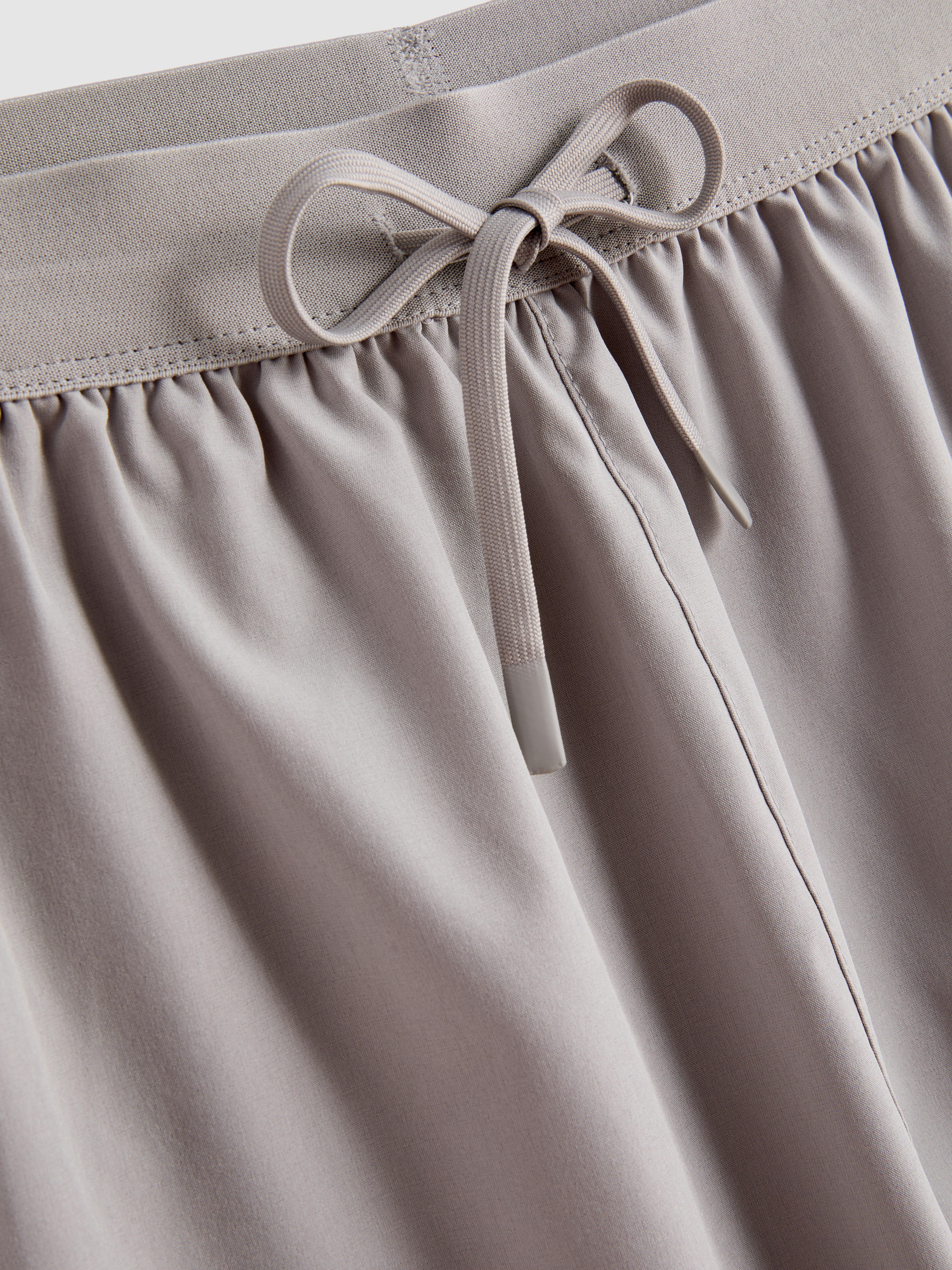 Húzózsinóros, sportos rövidnadrág