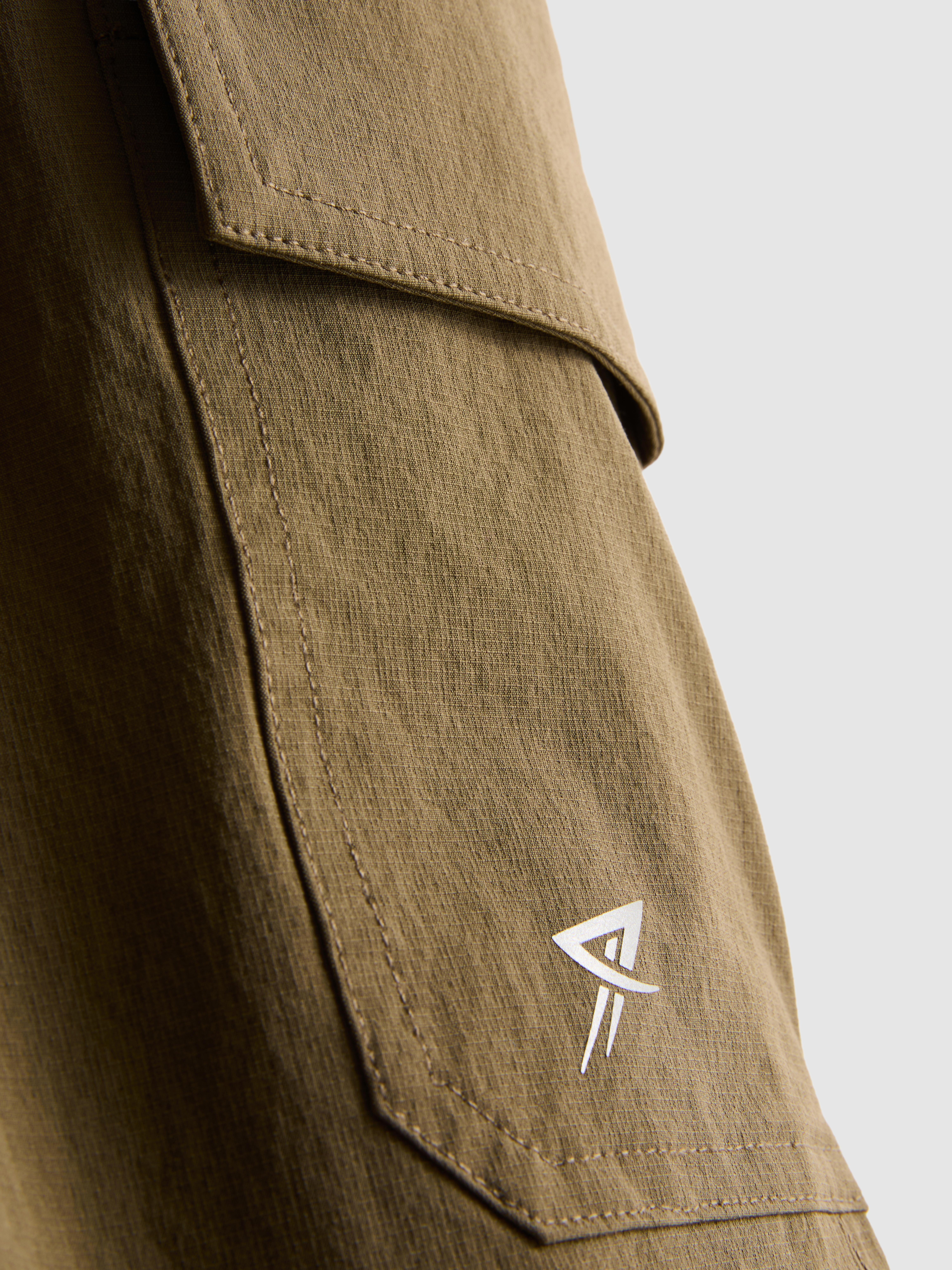 Active Cargo Shorts