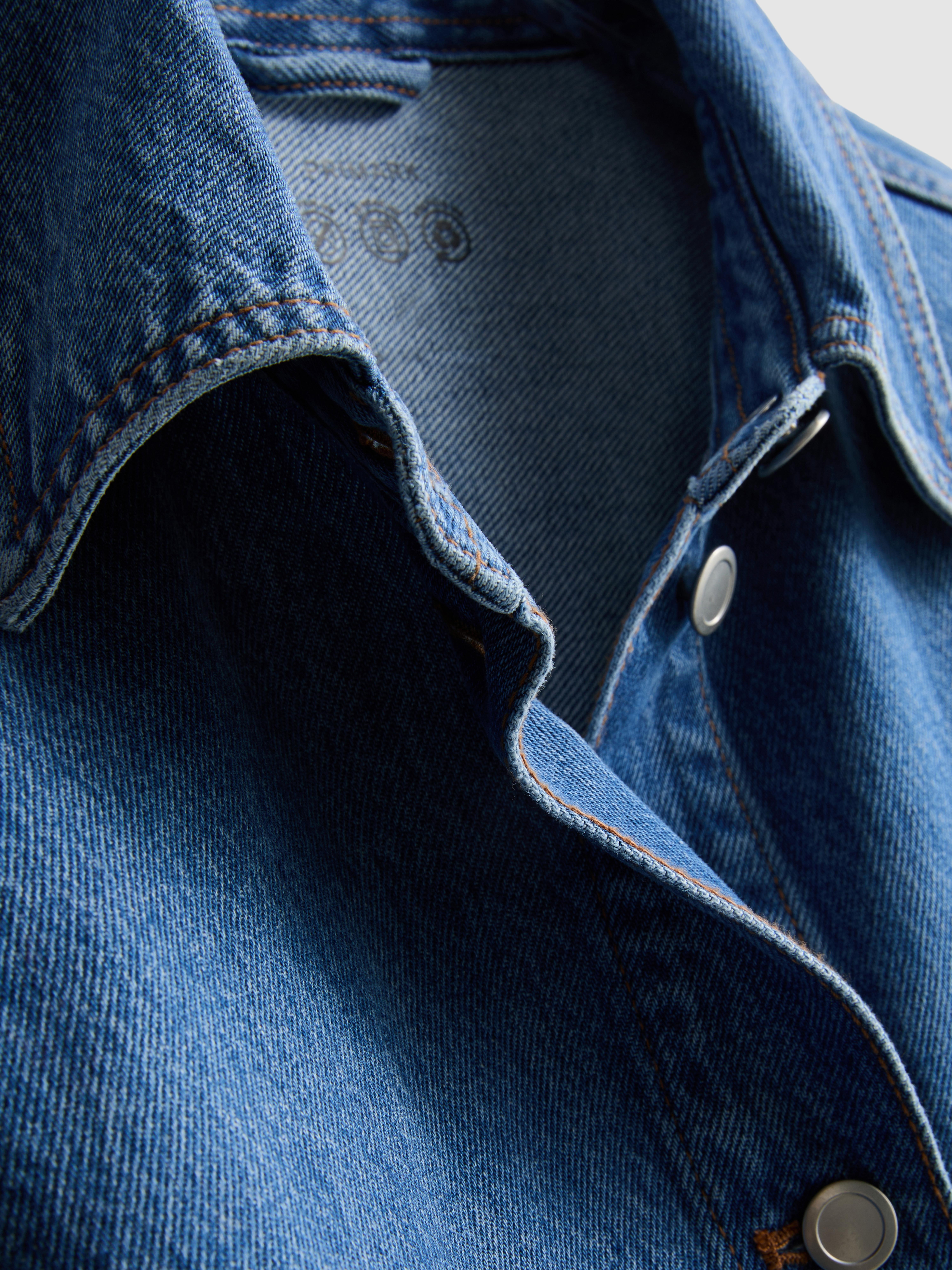 Chaqueta vaquera de algodón con bolsillo de parche