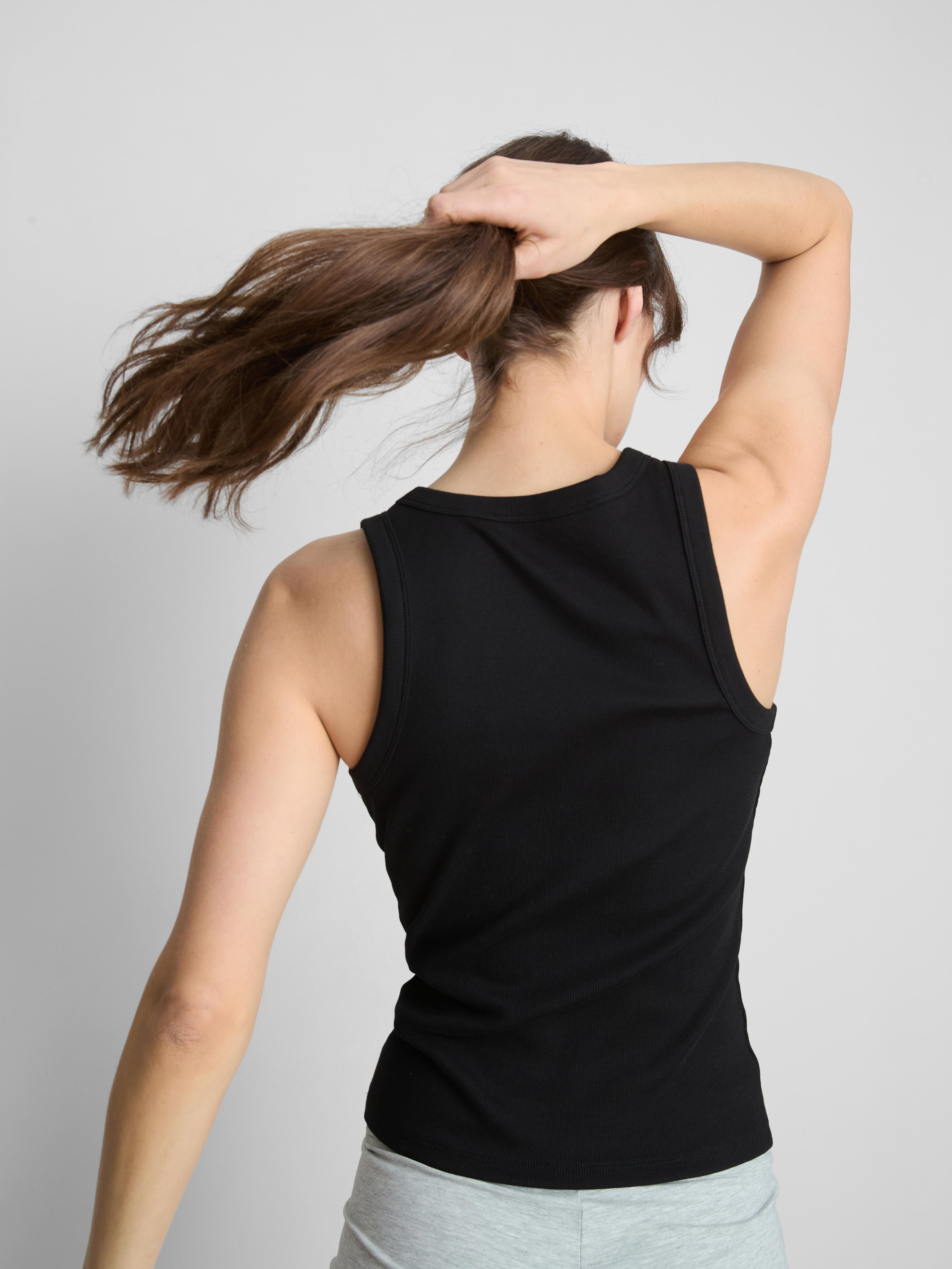 Racerback hátú trikó magas pamuttartalmú, bordázott anyagból