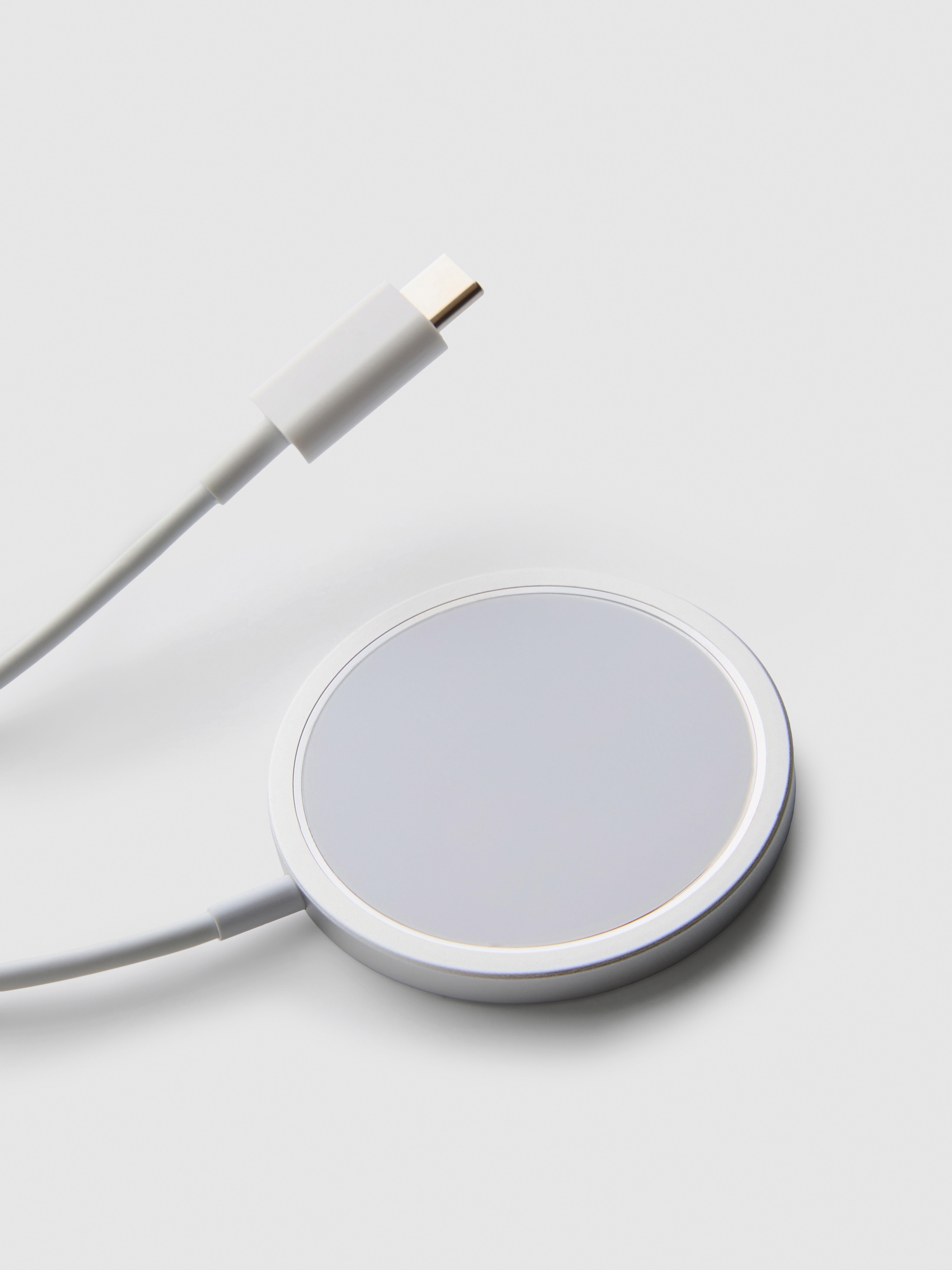Caricabatterie per smartphone magnetico