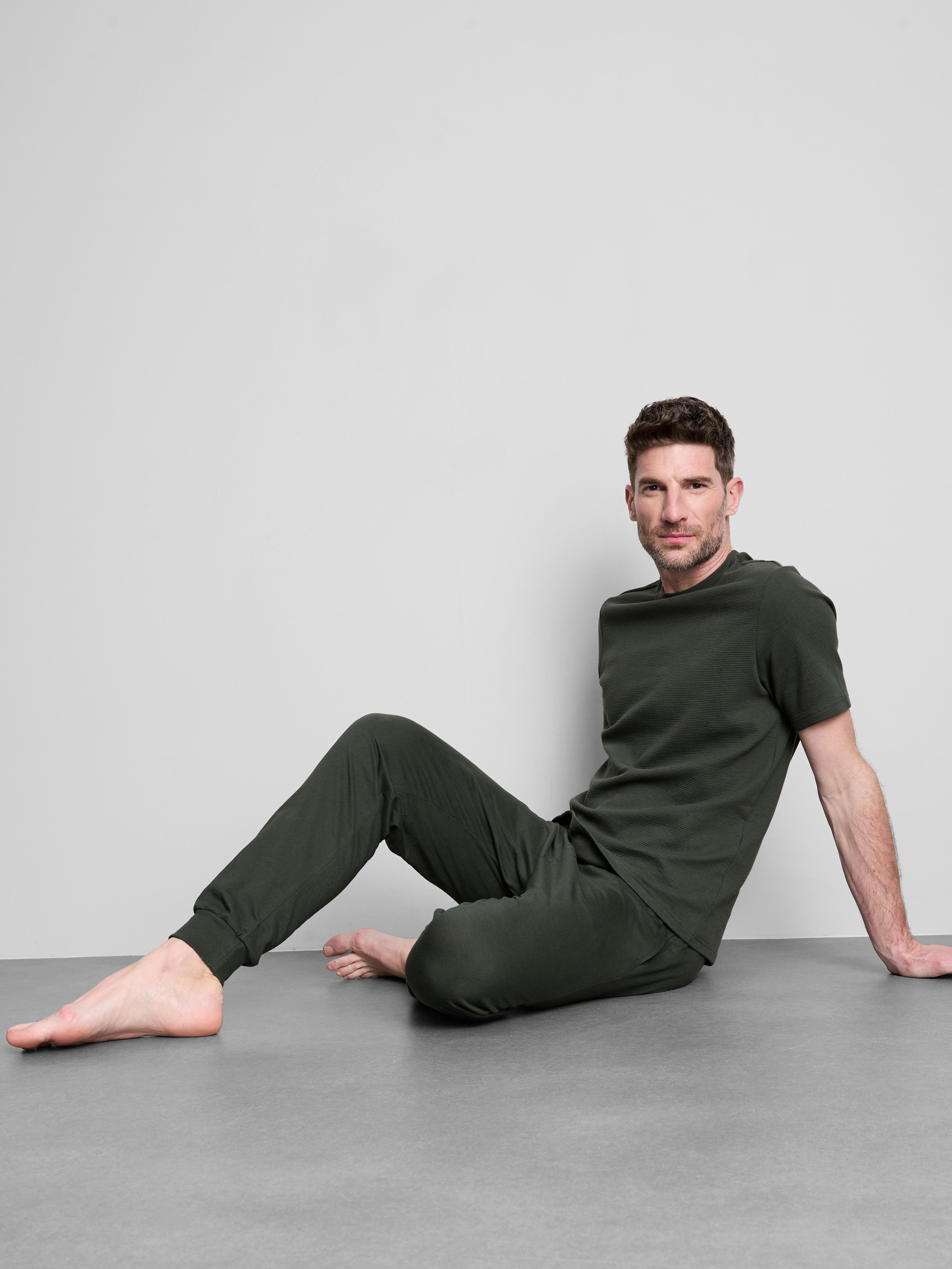 Strukturierter, langer Schlafanzug