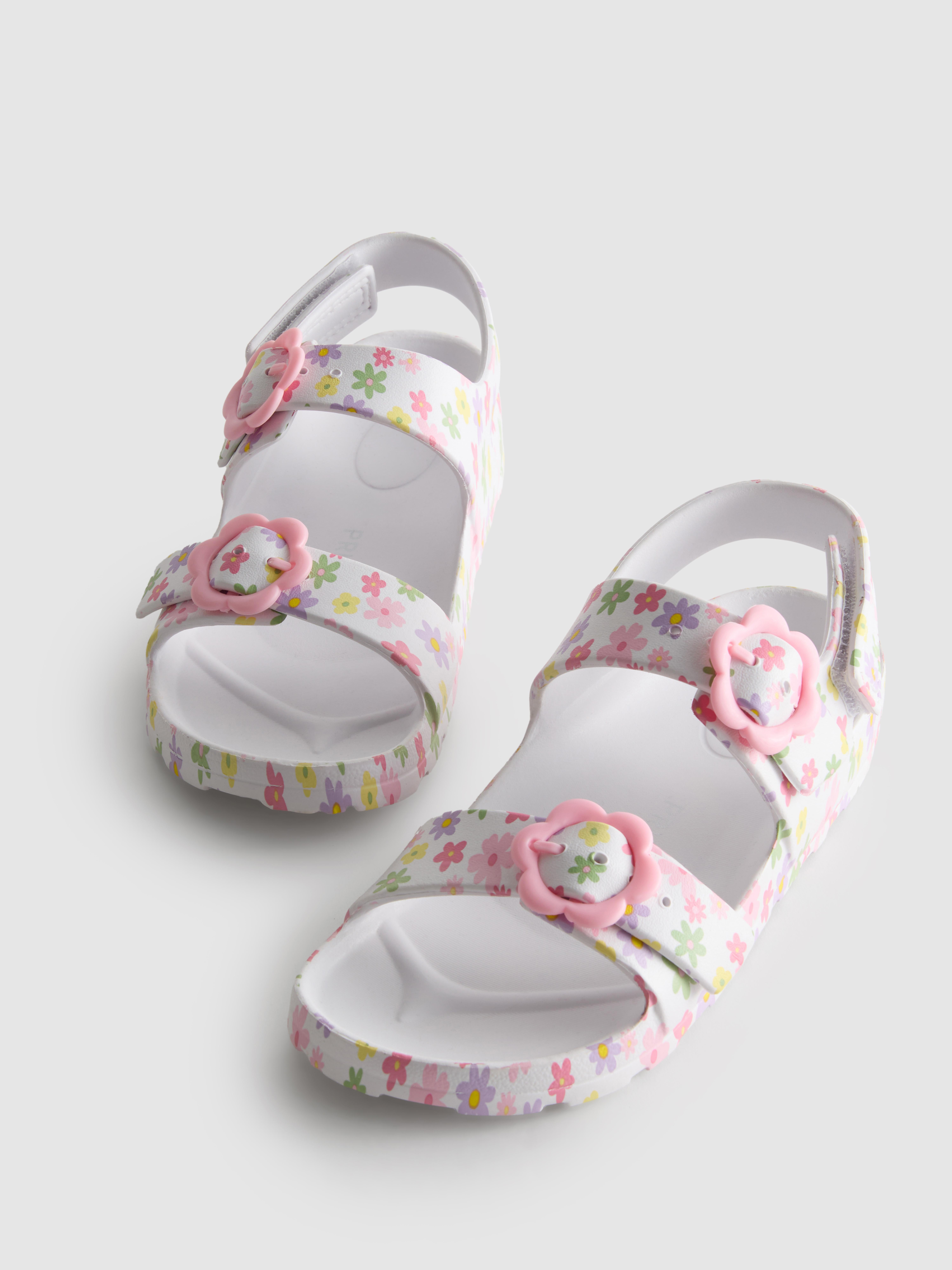 Bedruckte Sandalen mit zwei Schnallenriemen