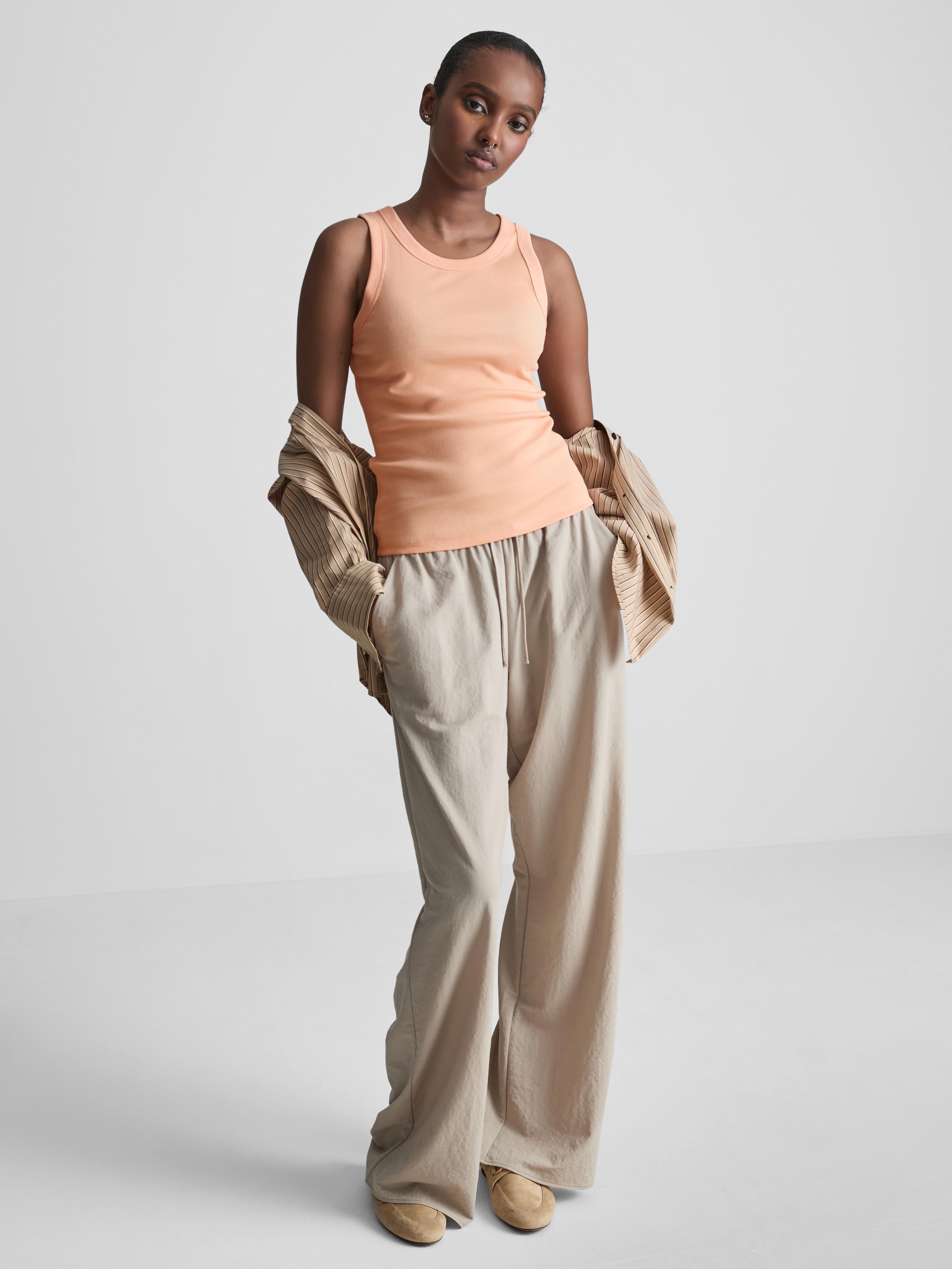 Geripptes Tanktop mit hohem Baumwollanteil