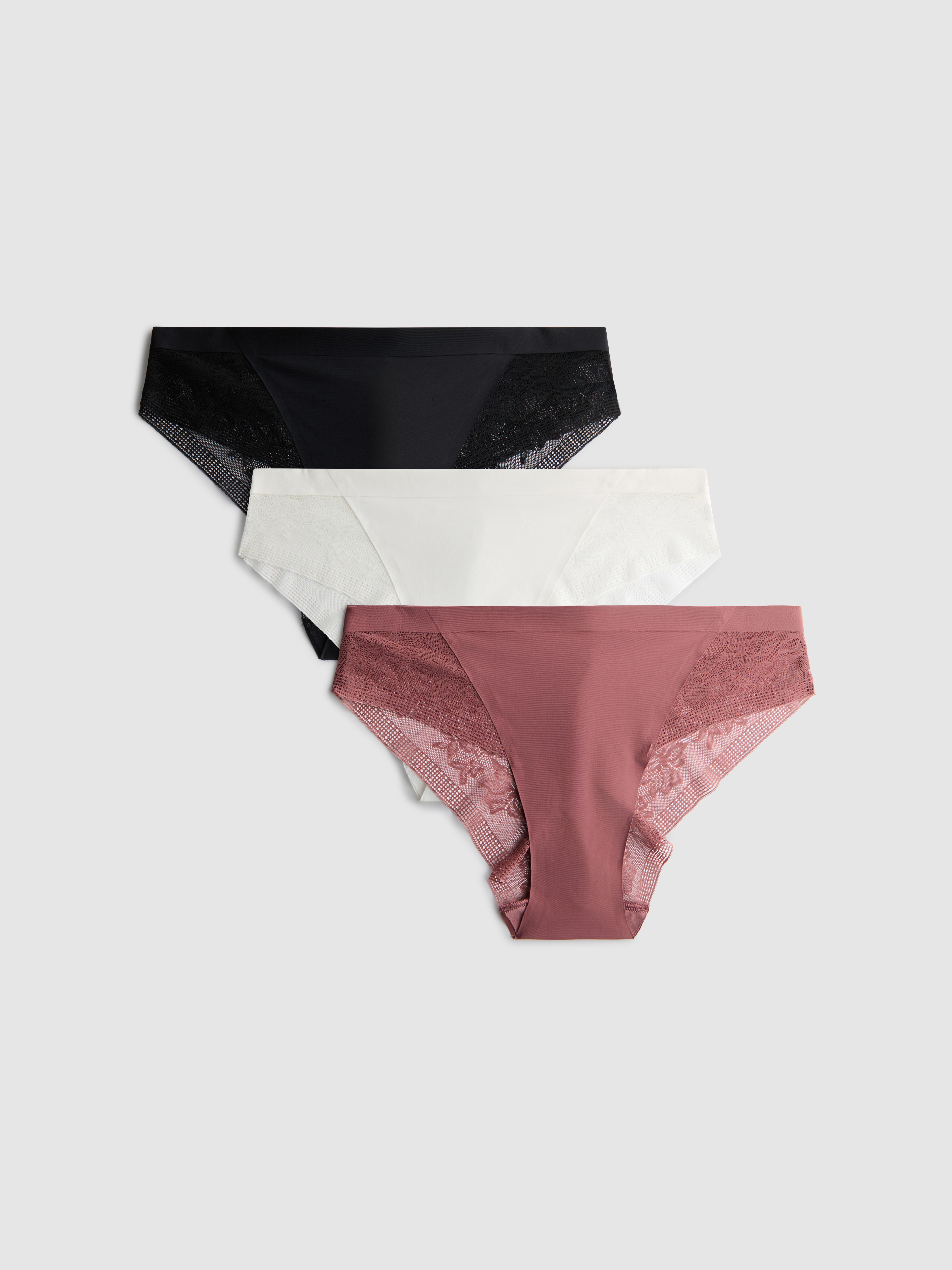 Pack 3 tangas detalhe renda