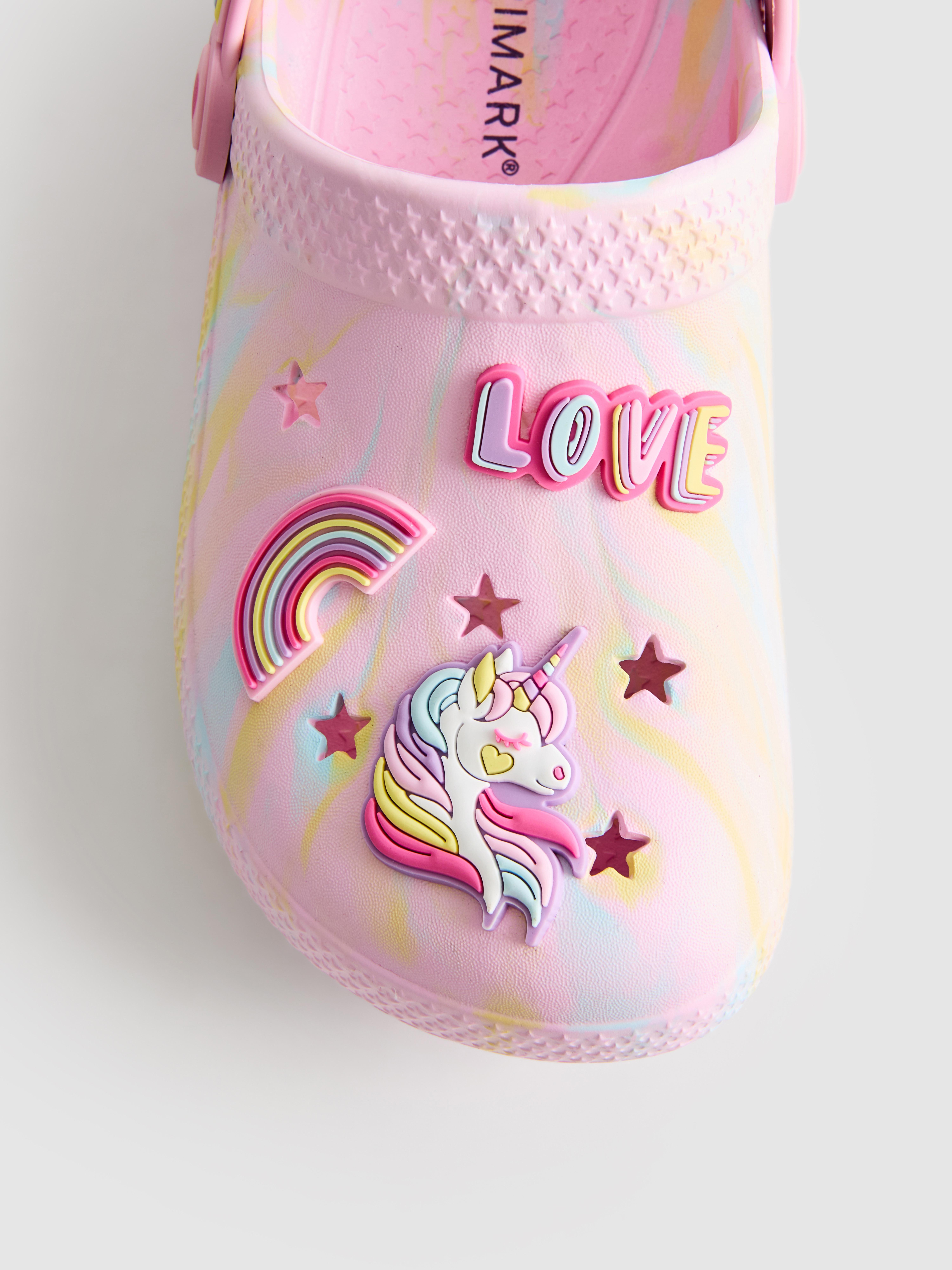 Sandalias estilo zueco con unicornios