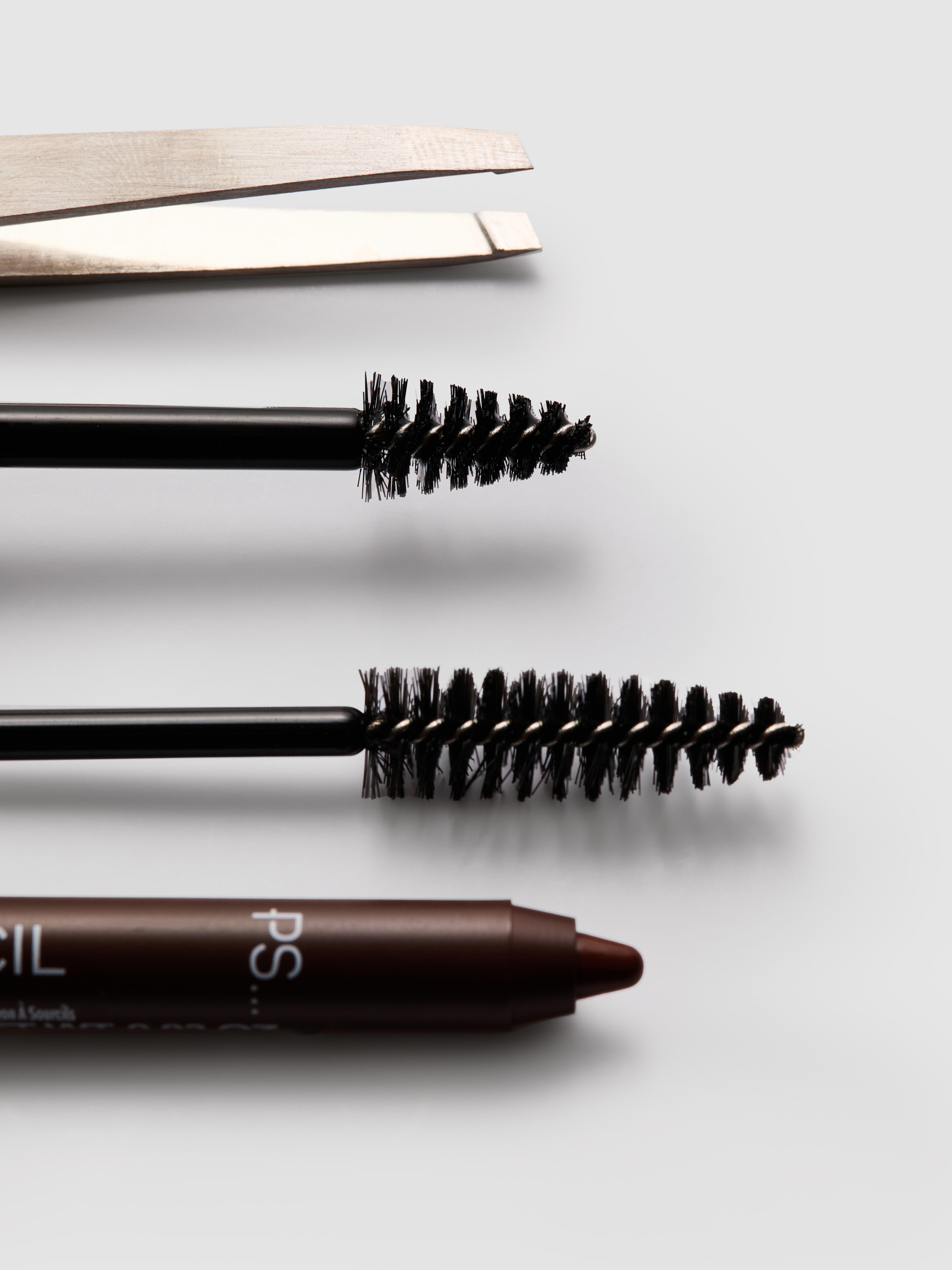 Lot de 4 accessoires à sourcils PS...