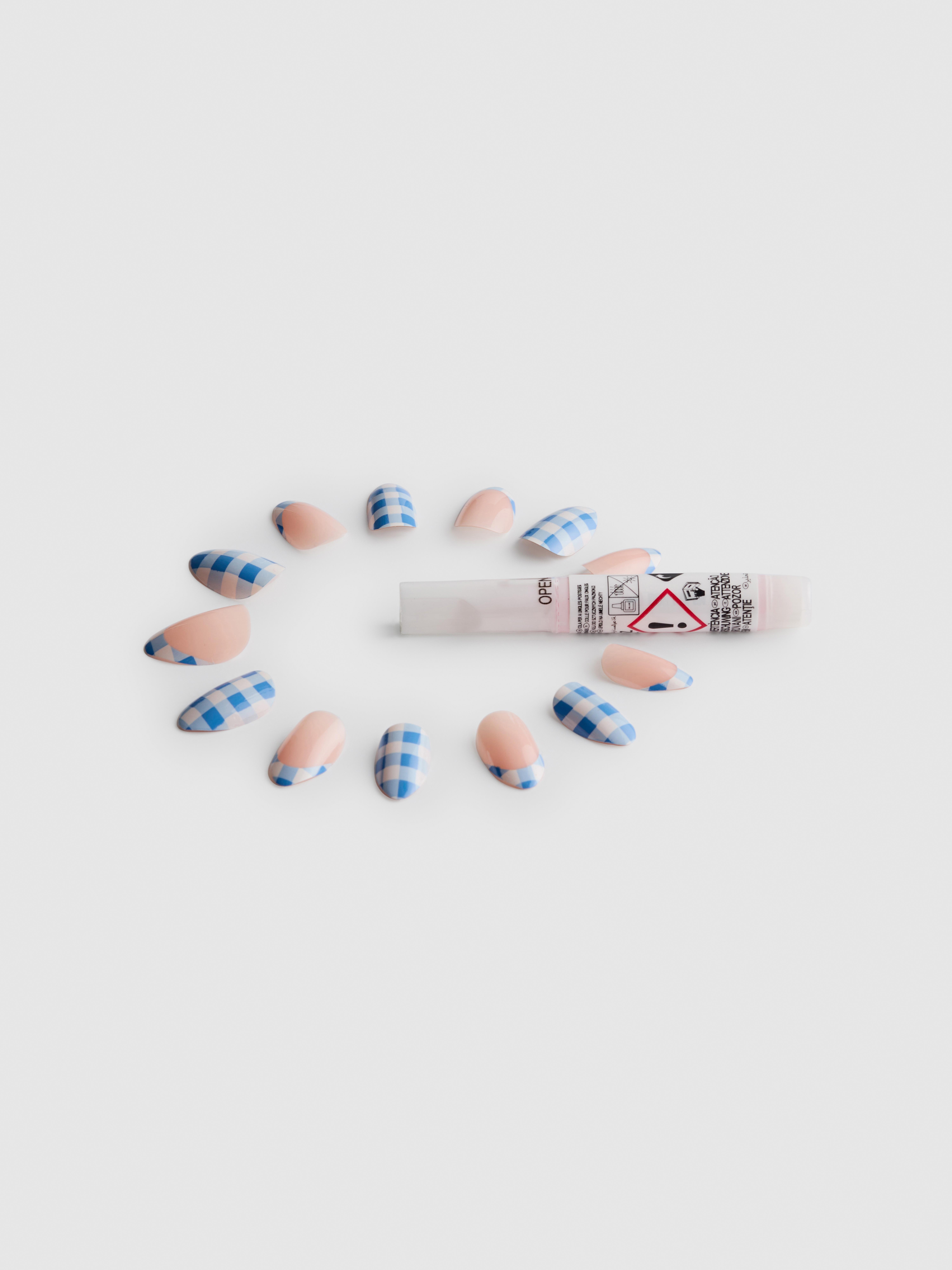 PS... Amandelvormige kunstnagels met French tip