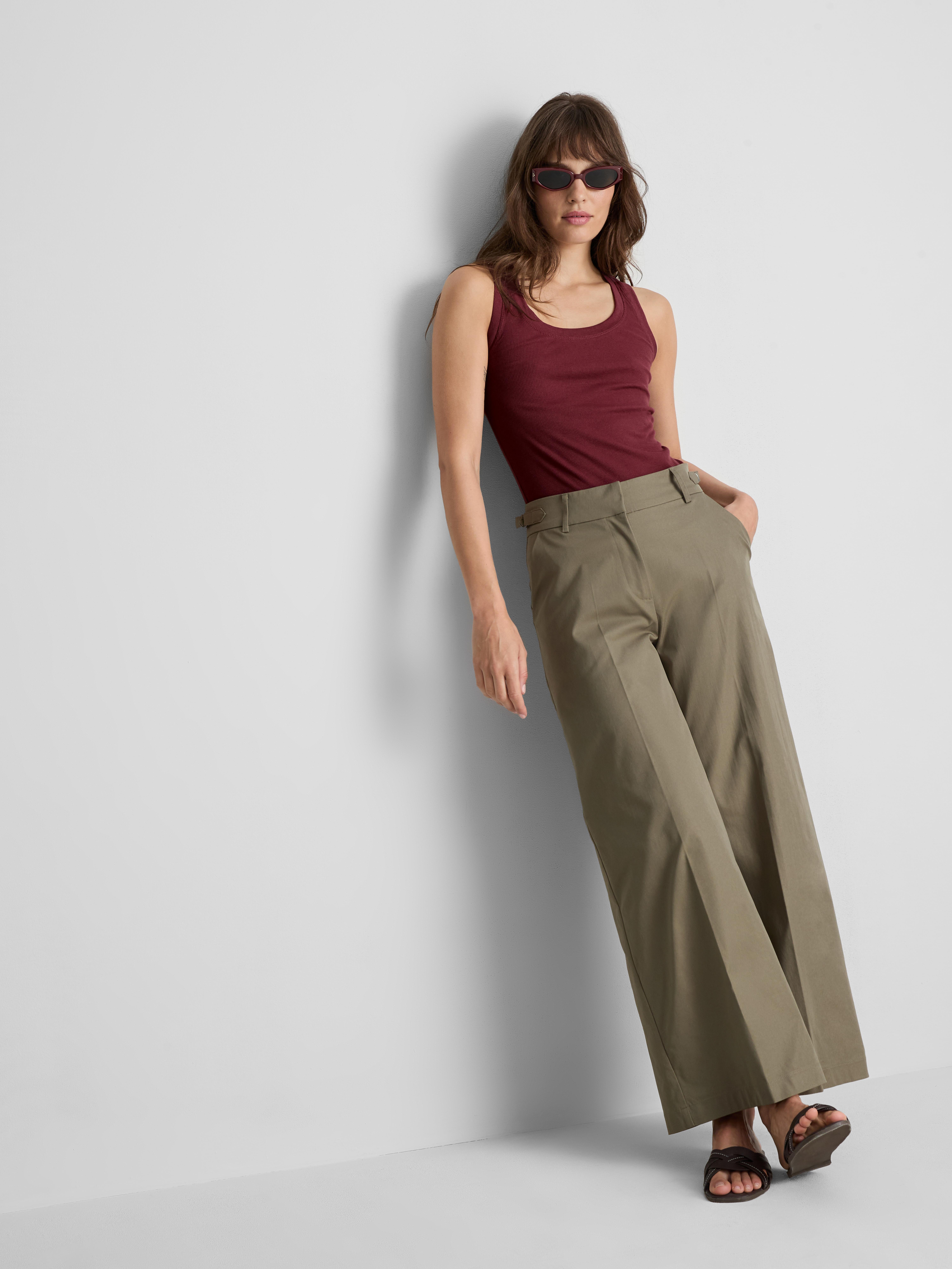 Ribbed Scoop Neck Tank Top