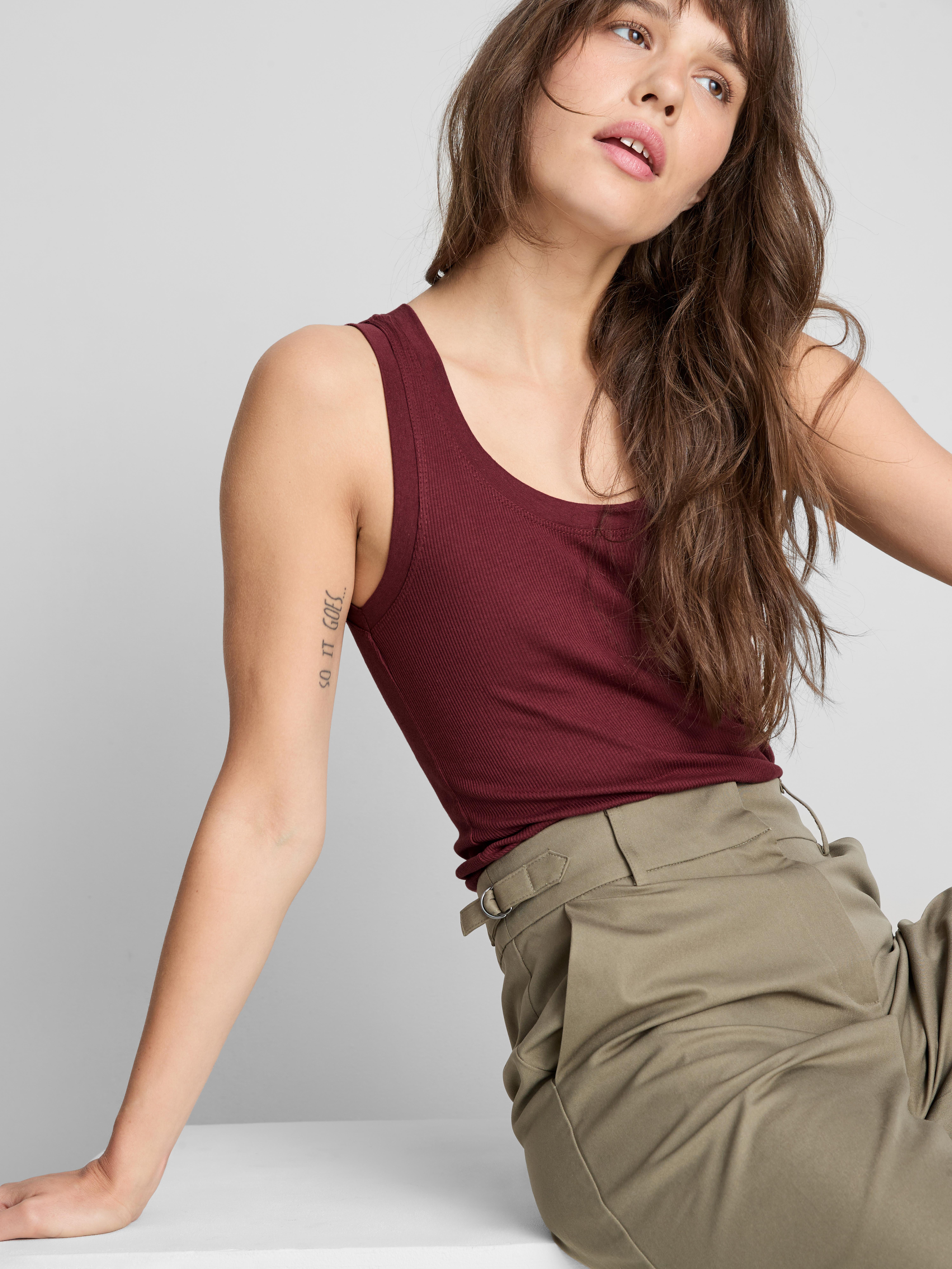 Ribbed Scoop Neck Tank Top