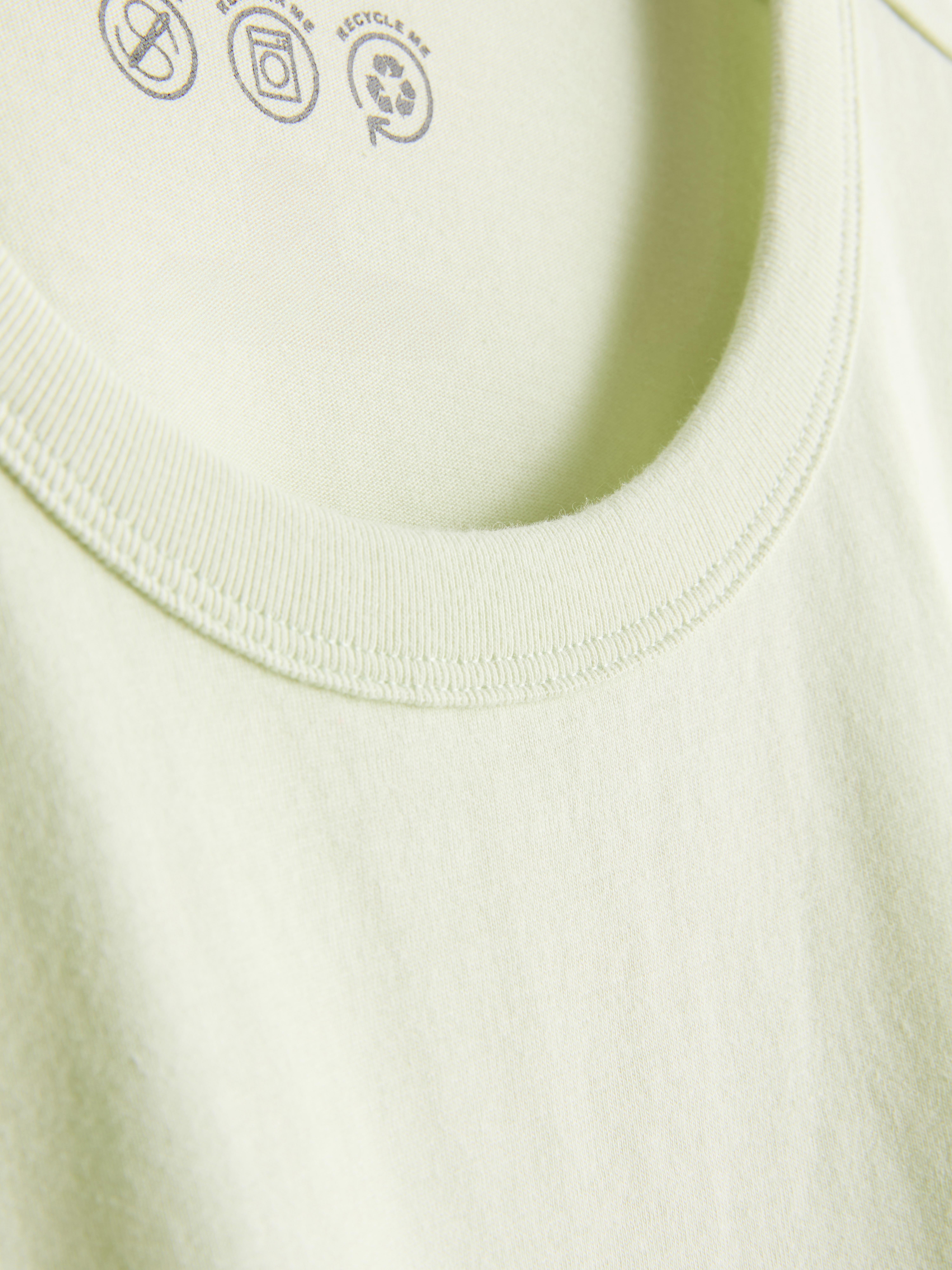 Camiseta de algodón cuadrada de cuello redondo
