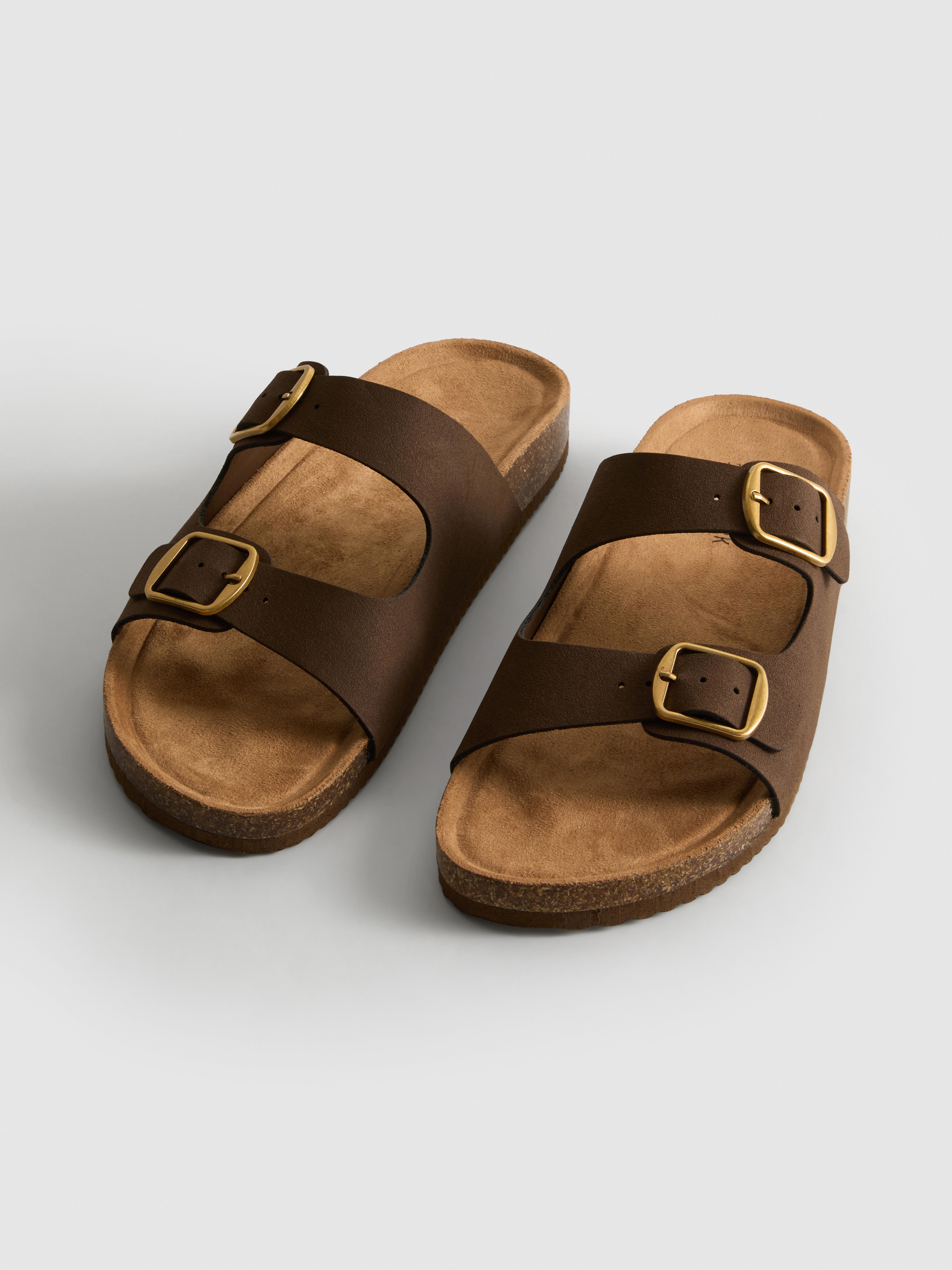 Sandálias tiras duplas fivela