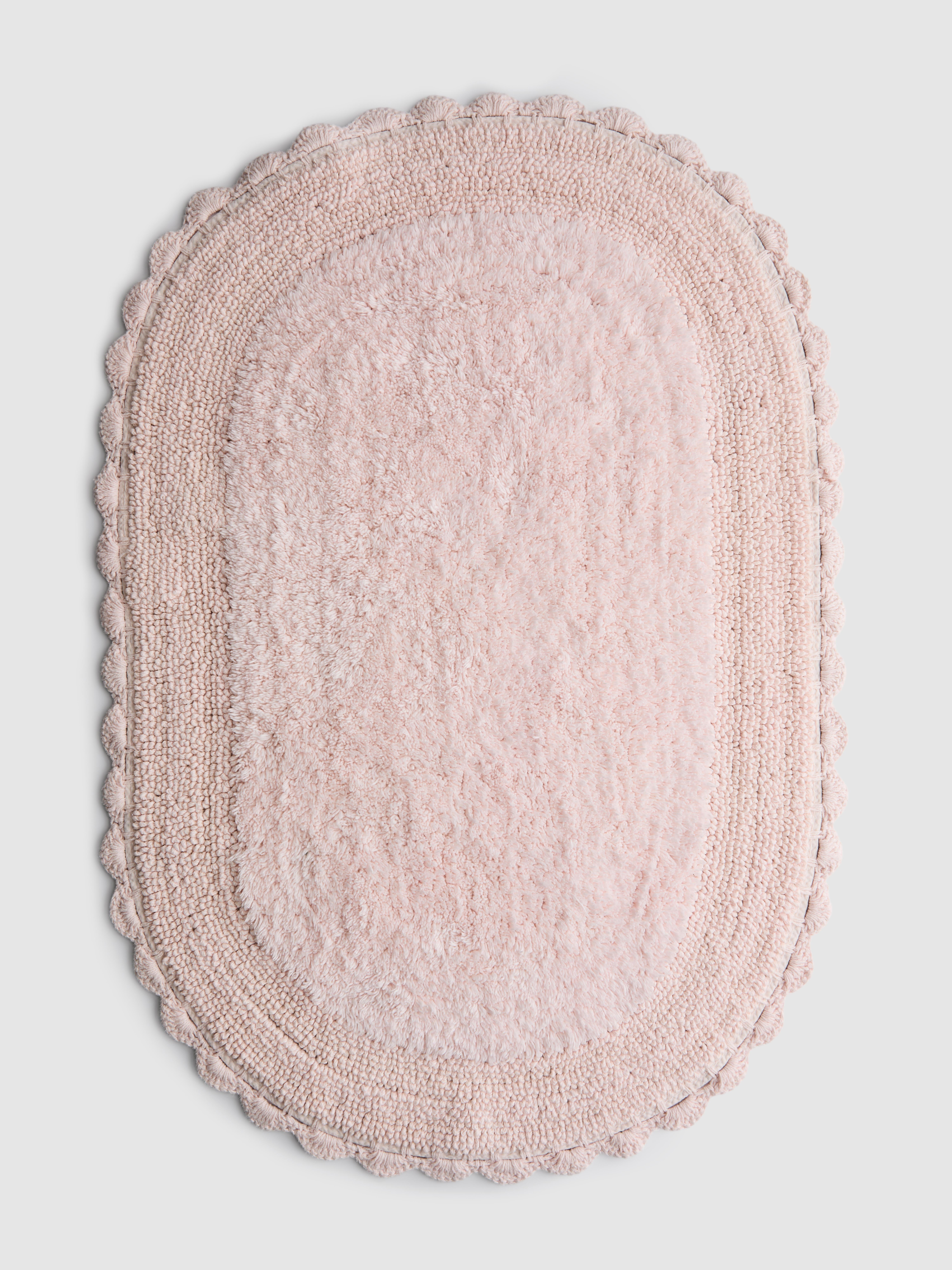 Ovale Duschmatte mit Häkelrand