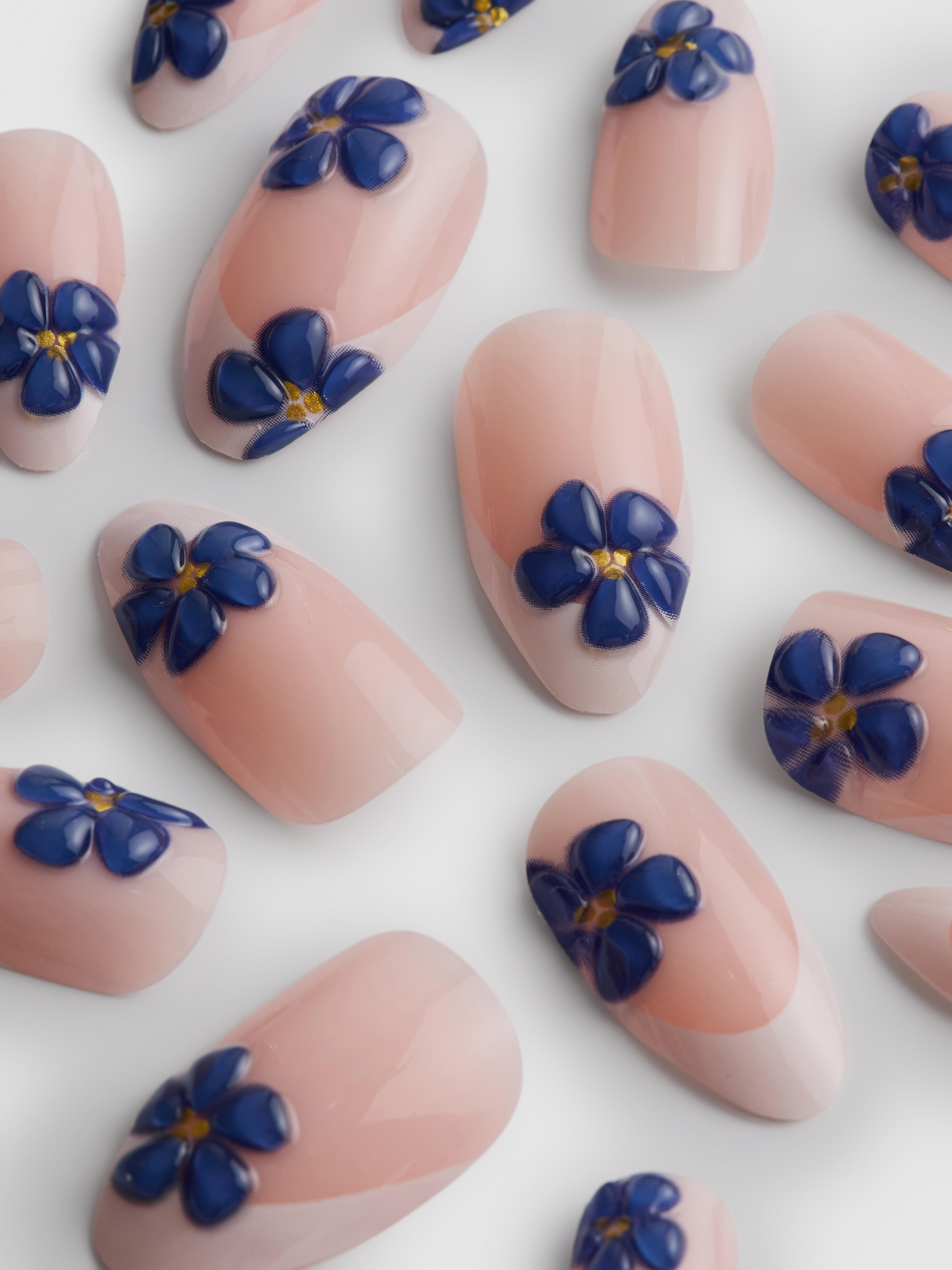 Faux ongles pointus French manucure à fleurs PS...