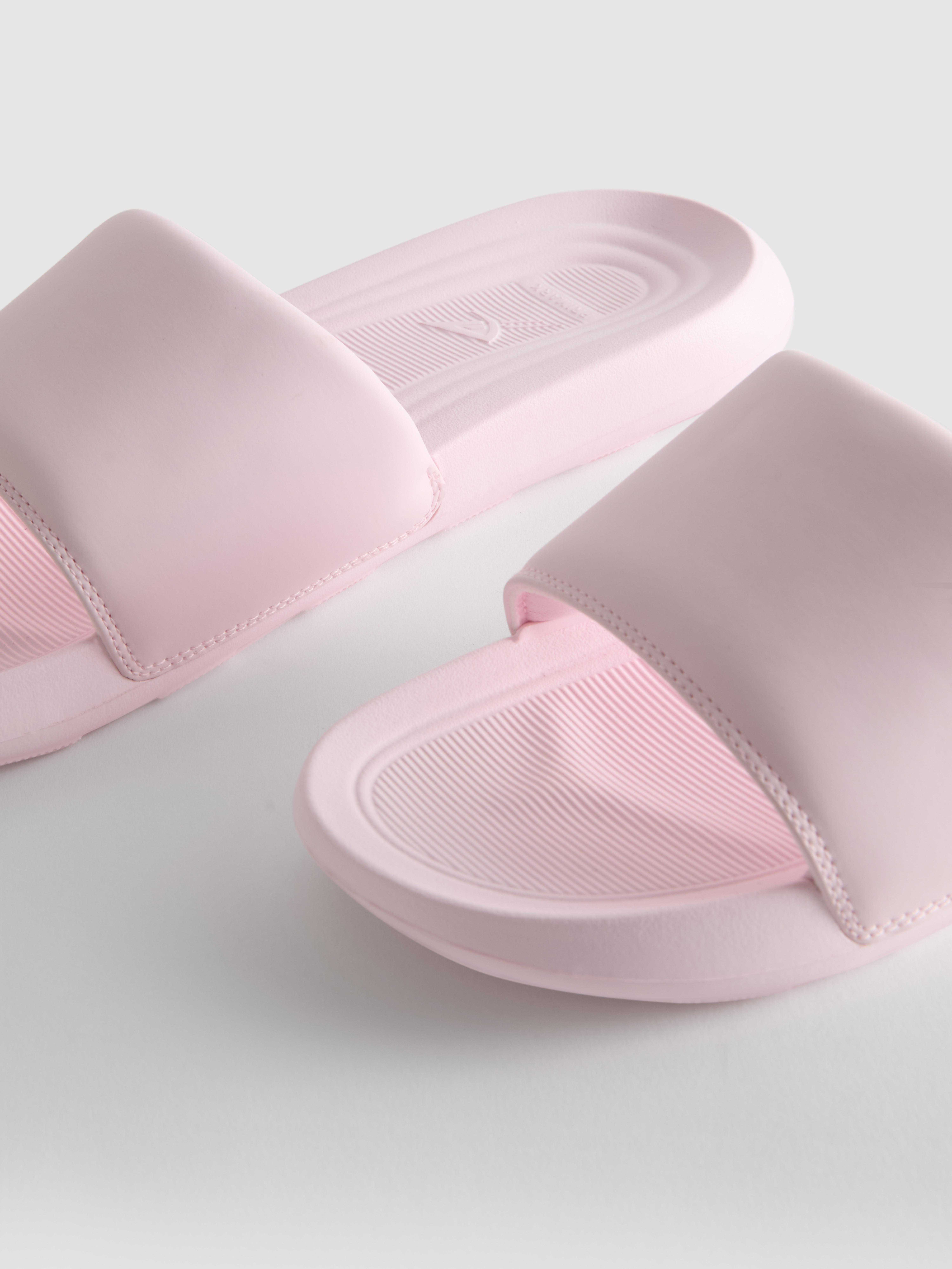 Chanclas deportivas informales