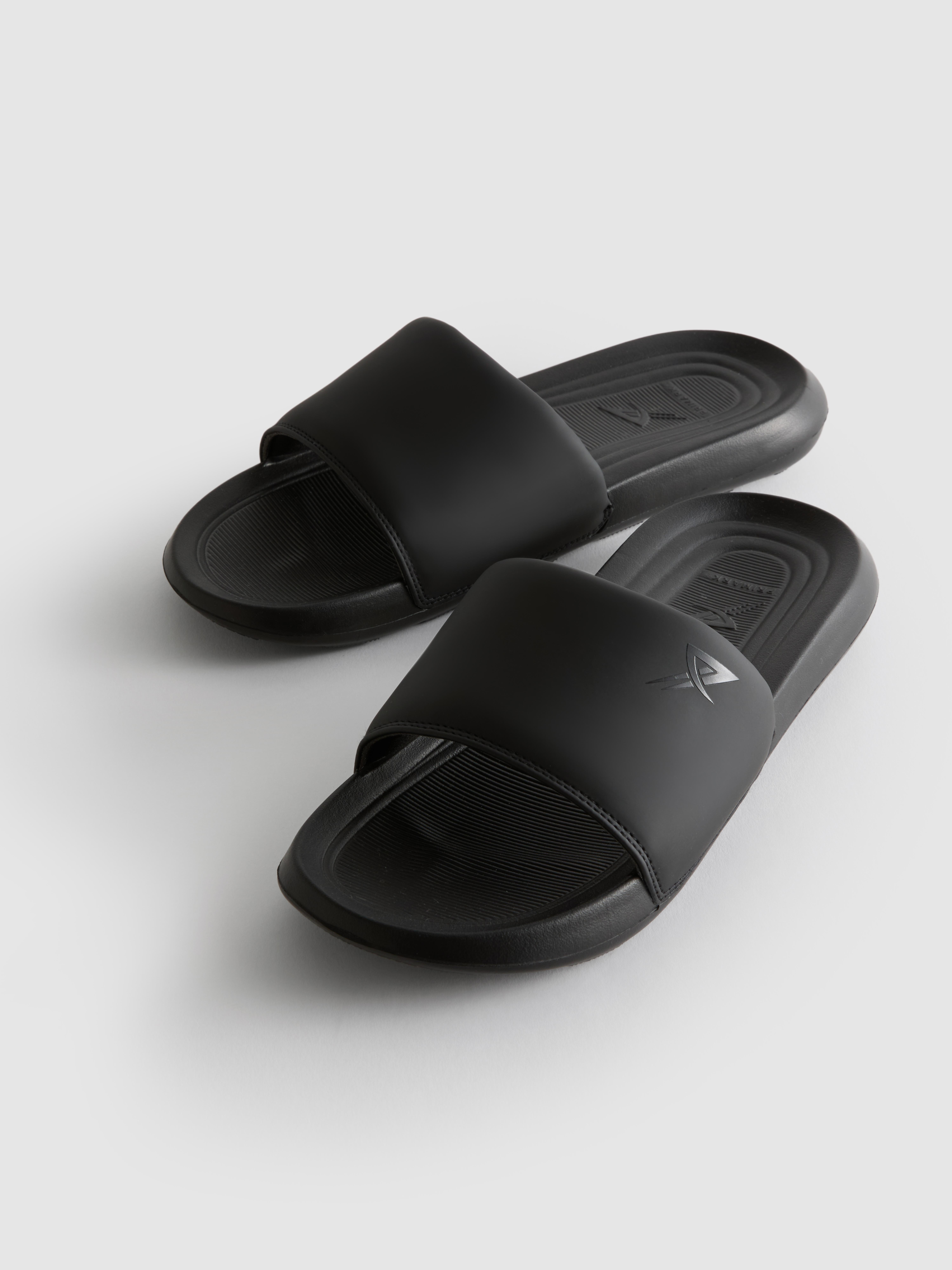 Chanclas deportivas informales