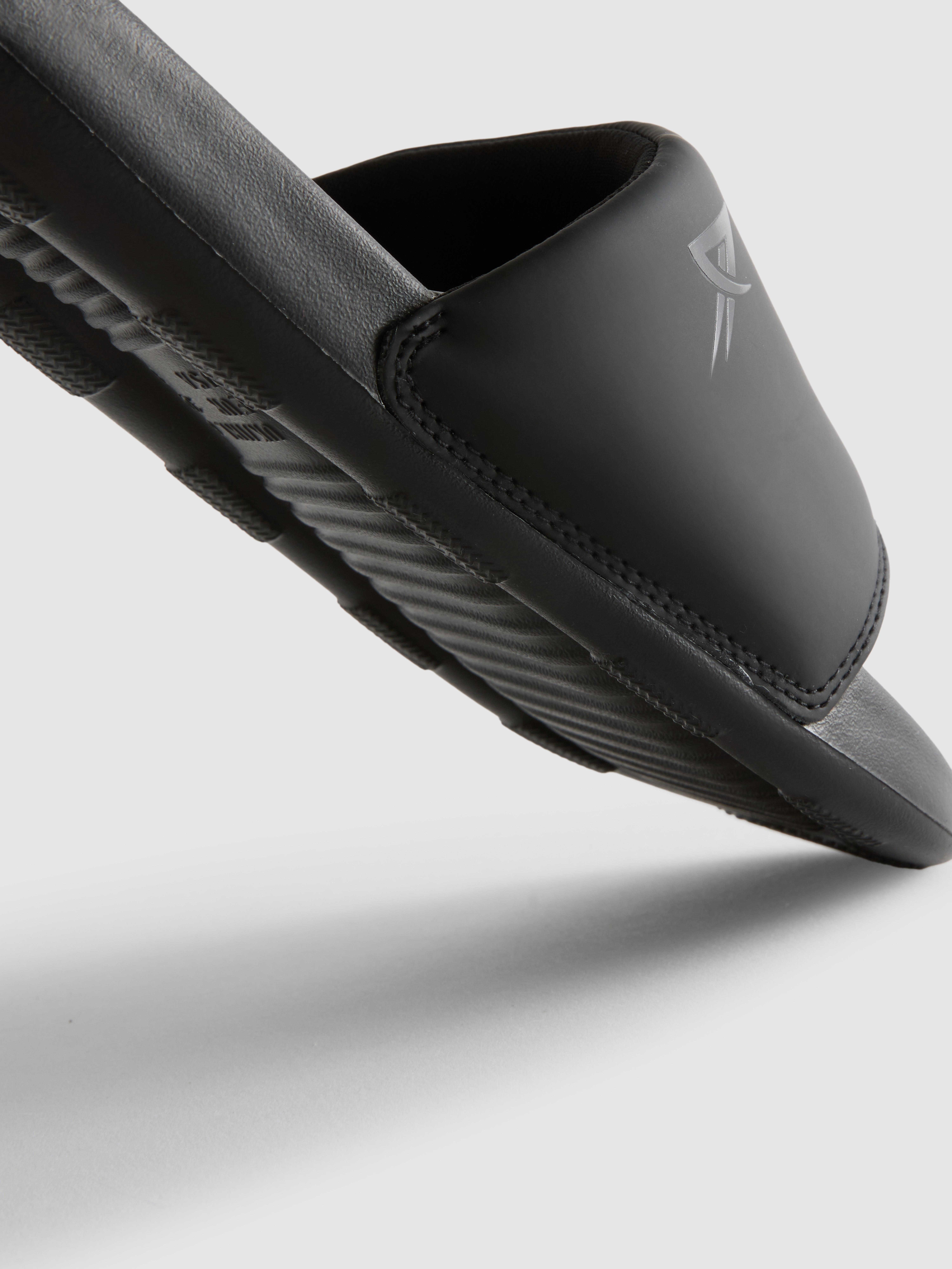 Chanclas deportivas informales