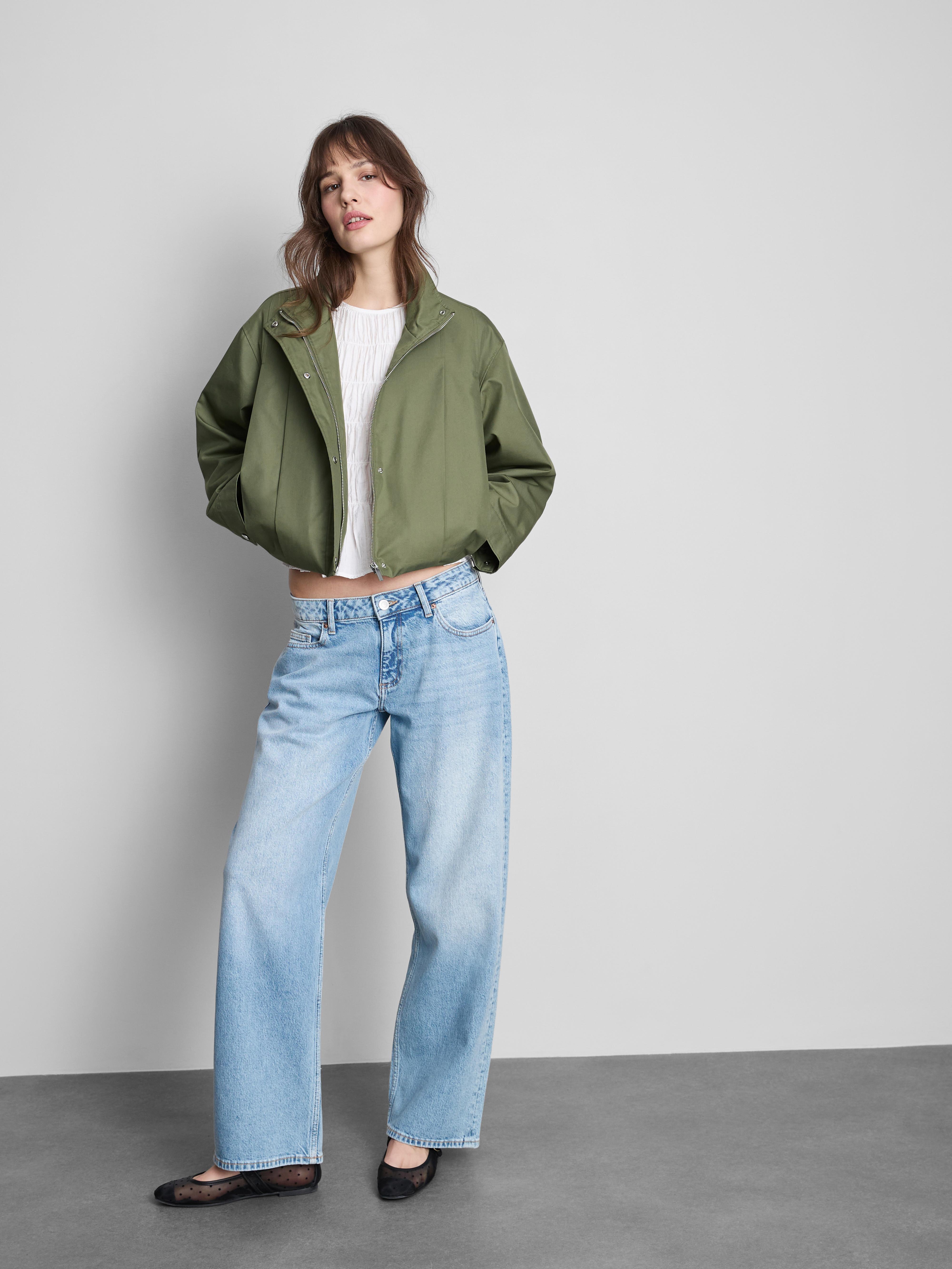 Cropped Pleated High Neck Jacket