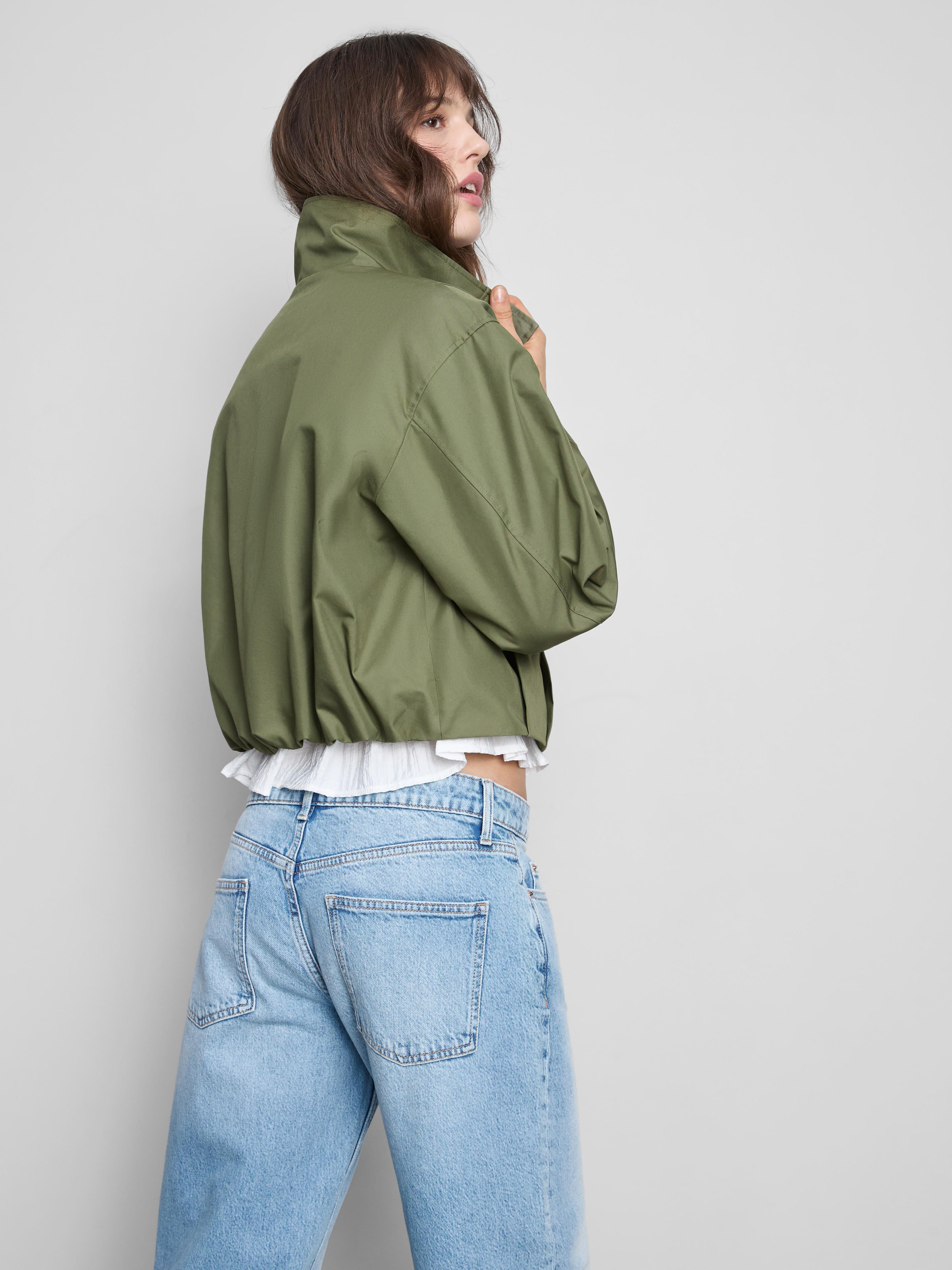 Cropped Pleated High Neck Jacket