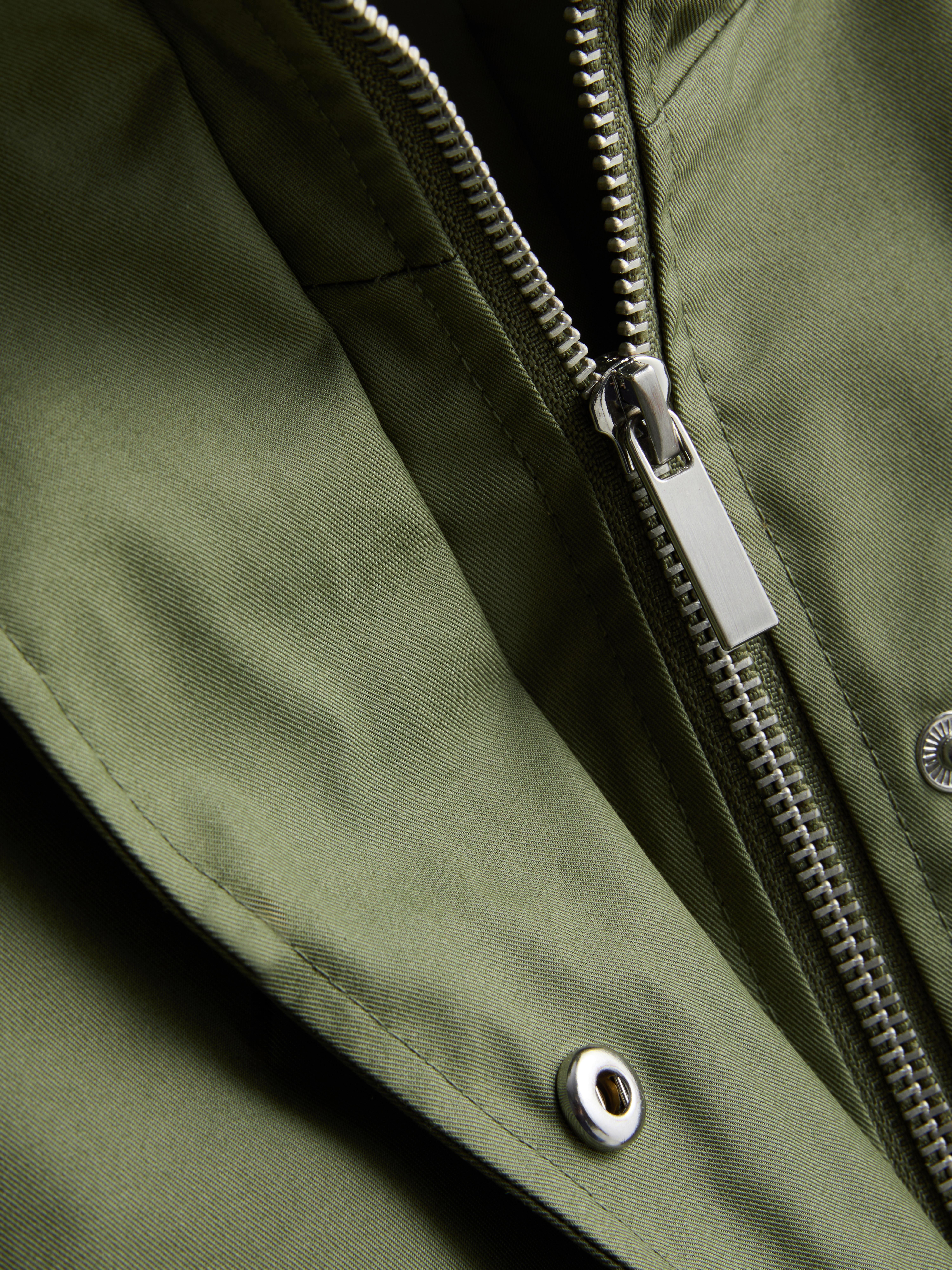 Cropped Pleated High Neck Jacket