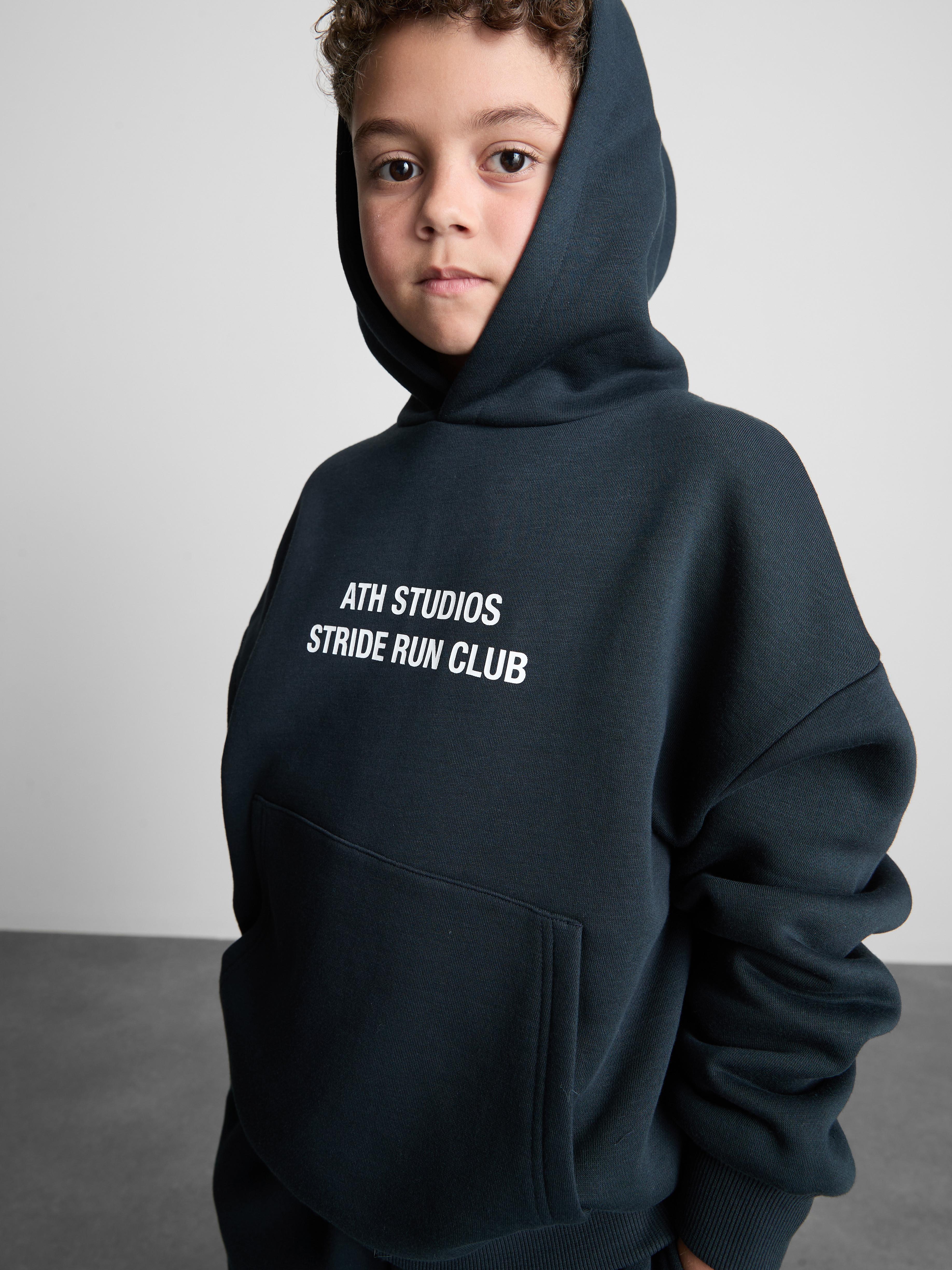 7–15 Jahre | Active-Hoodie mit Running Club-Grafik