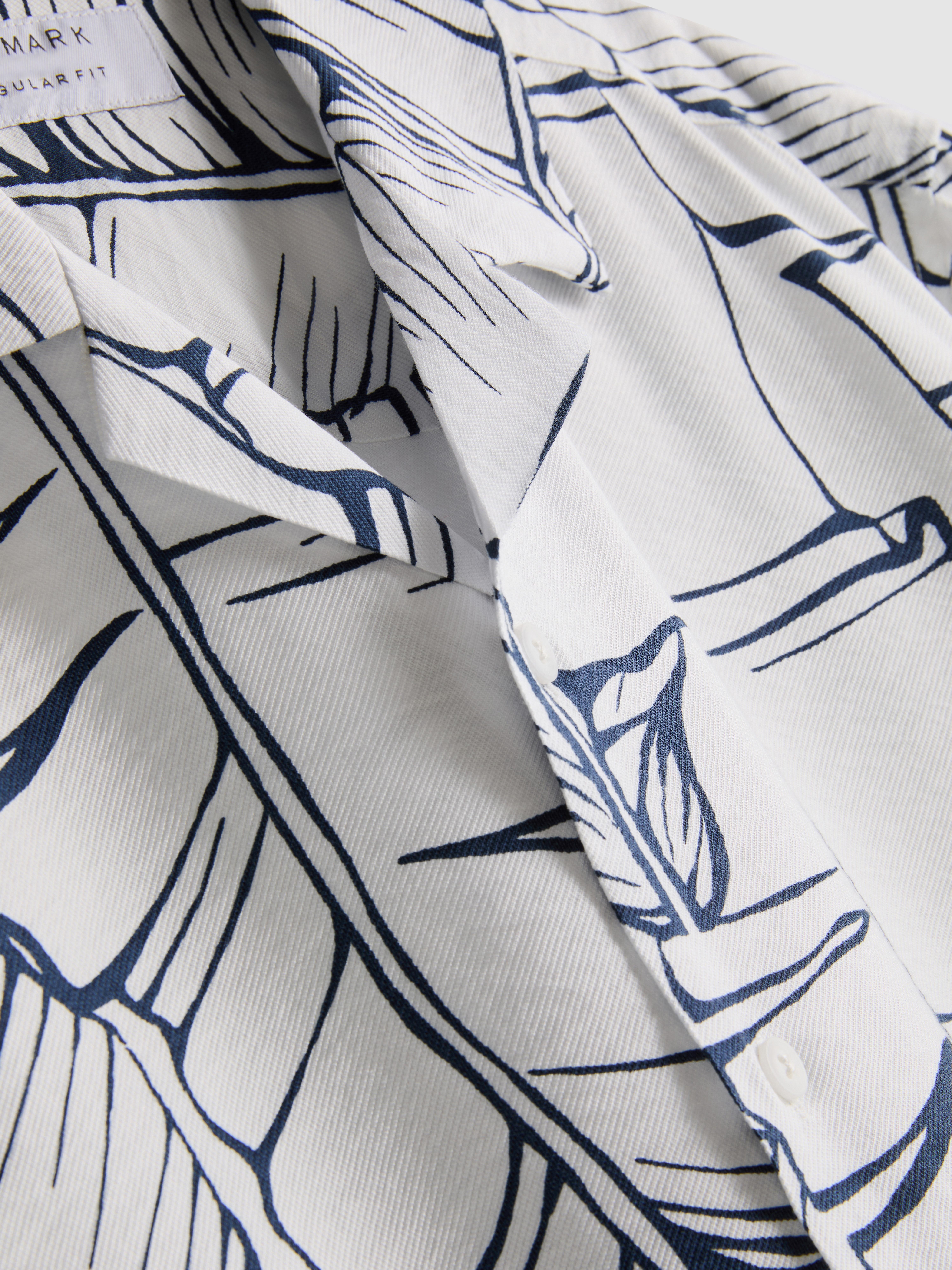 Short Sleeve Banana Leaf Shirt