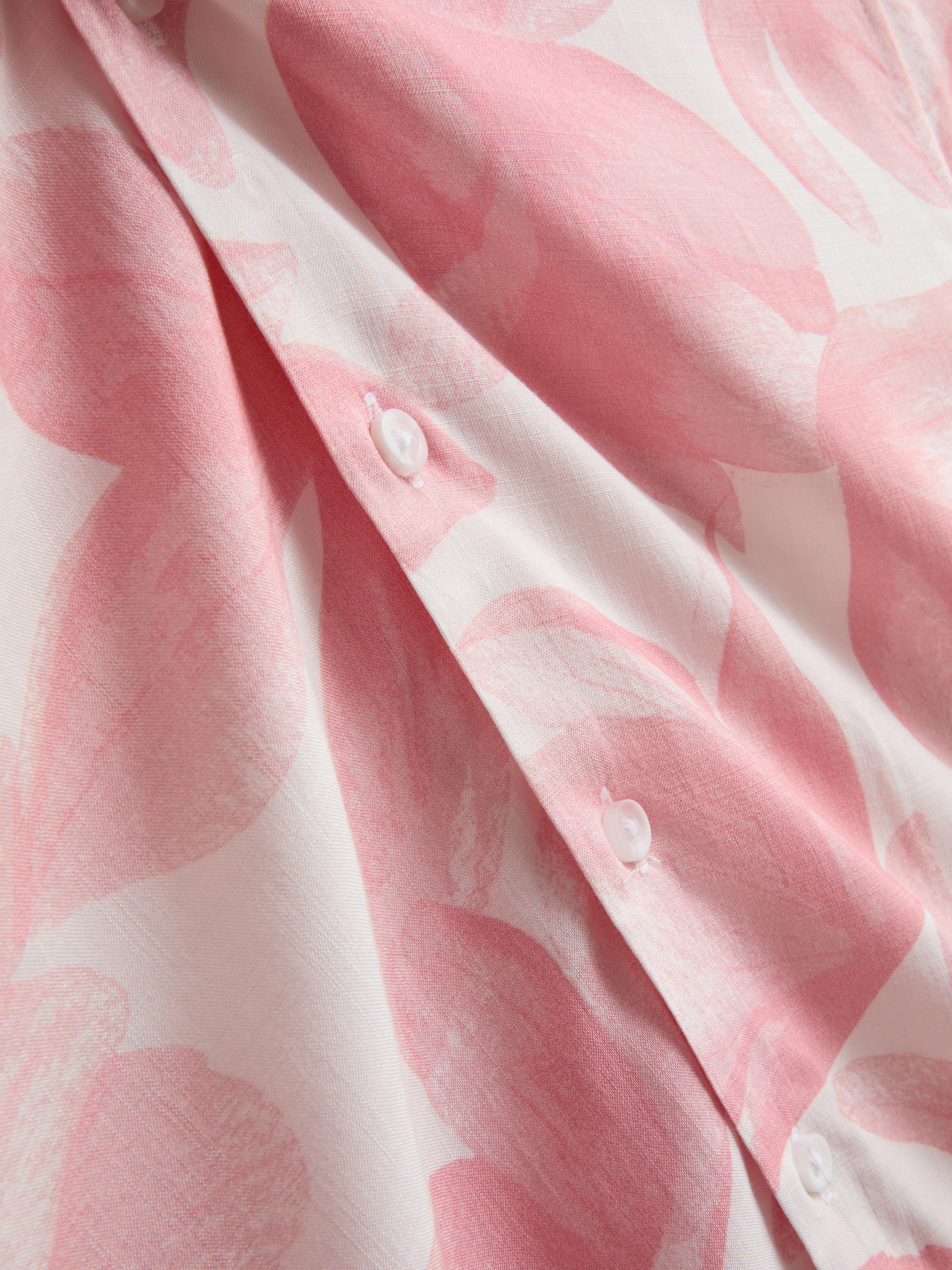 Košile s krátkým rukávem a akvarelovým květinovým motivem