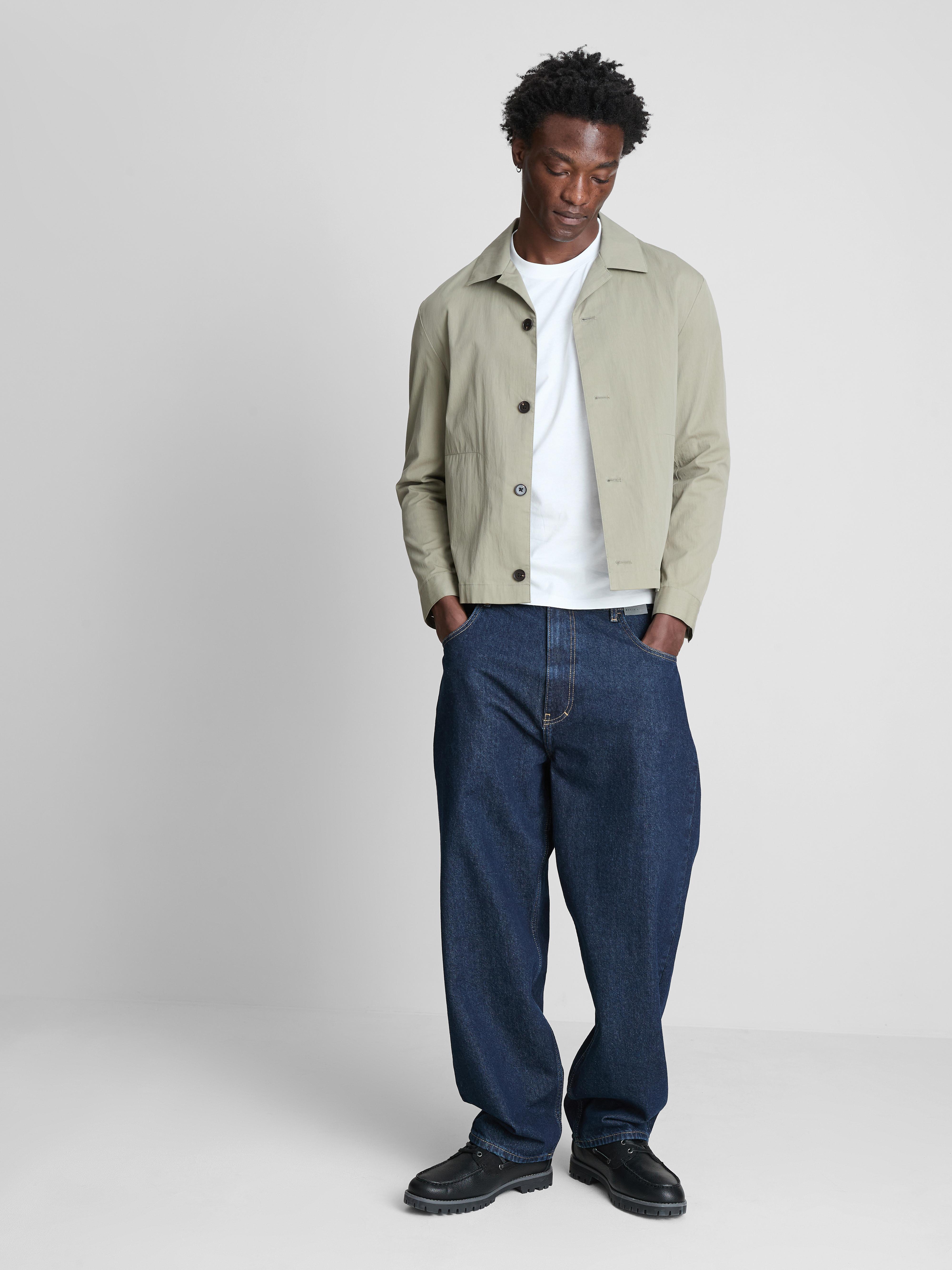 Tricou alb cu croială clasică