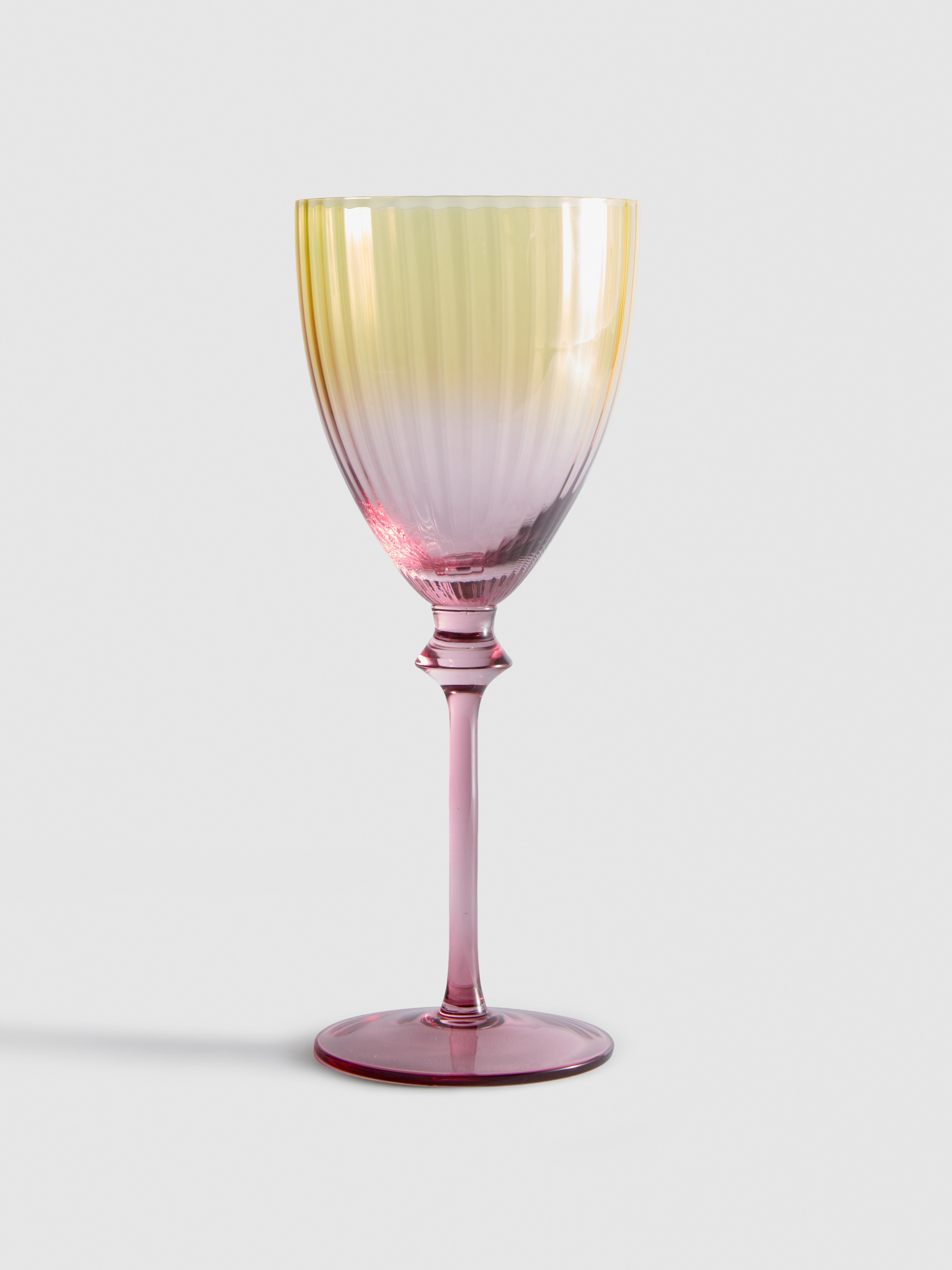 Weinglas mit Farbverlauf