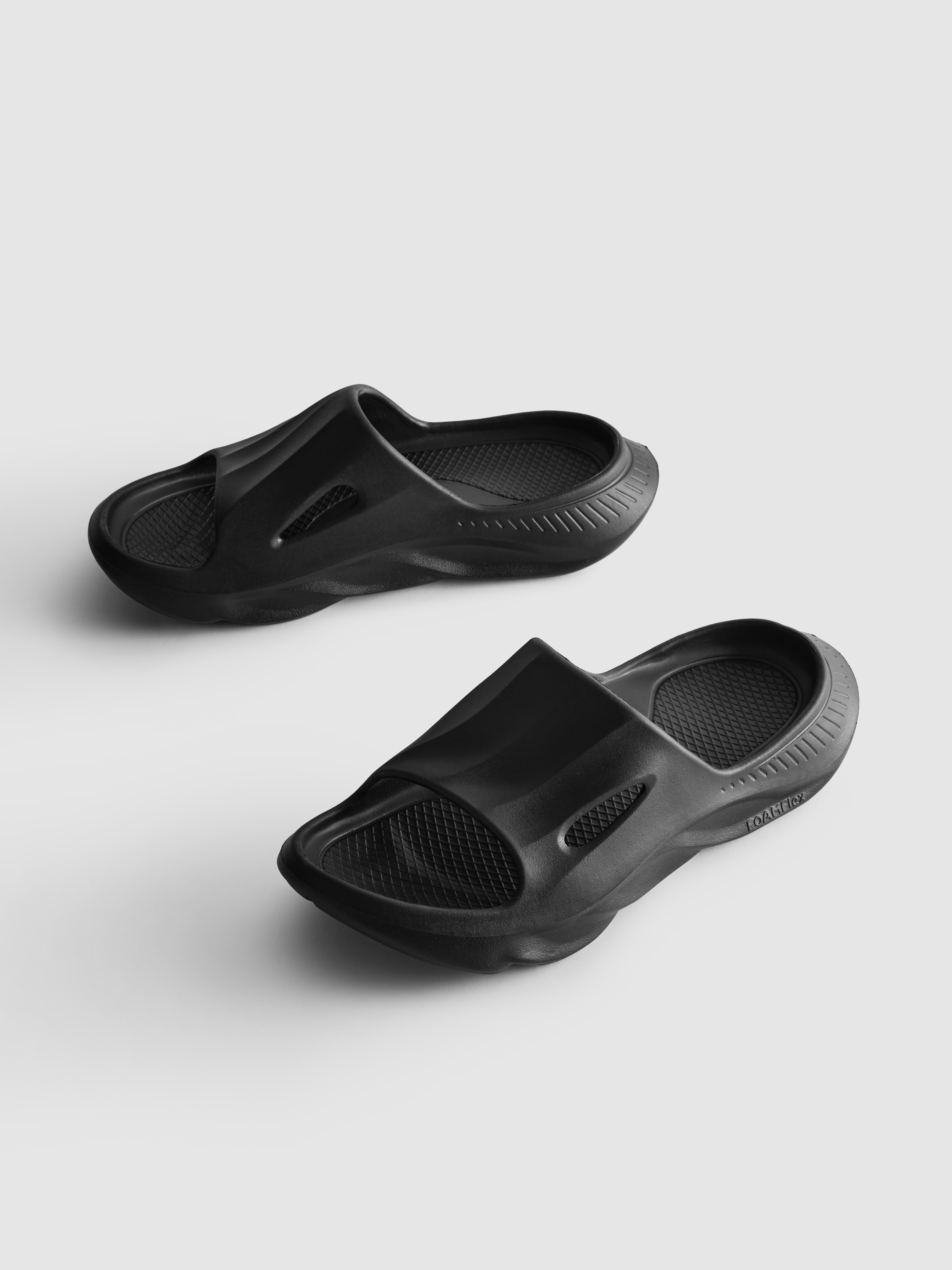 Claquettes de sport en mousse