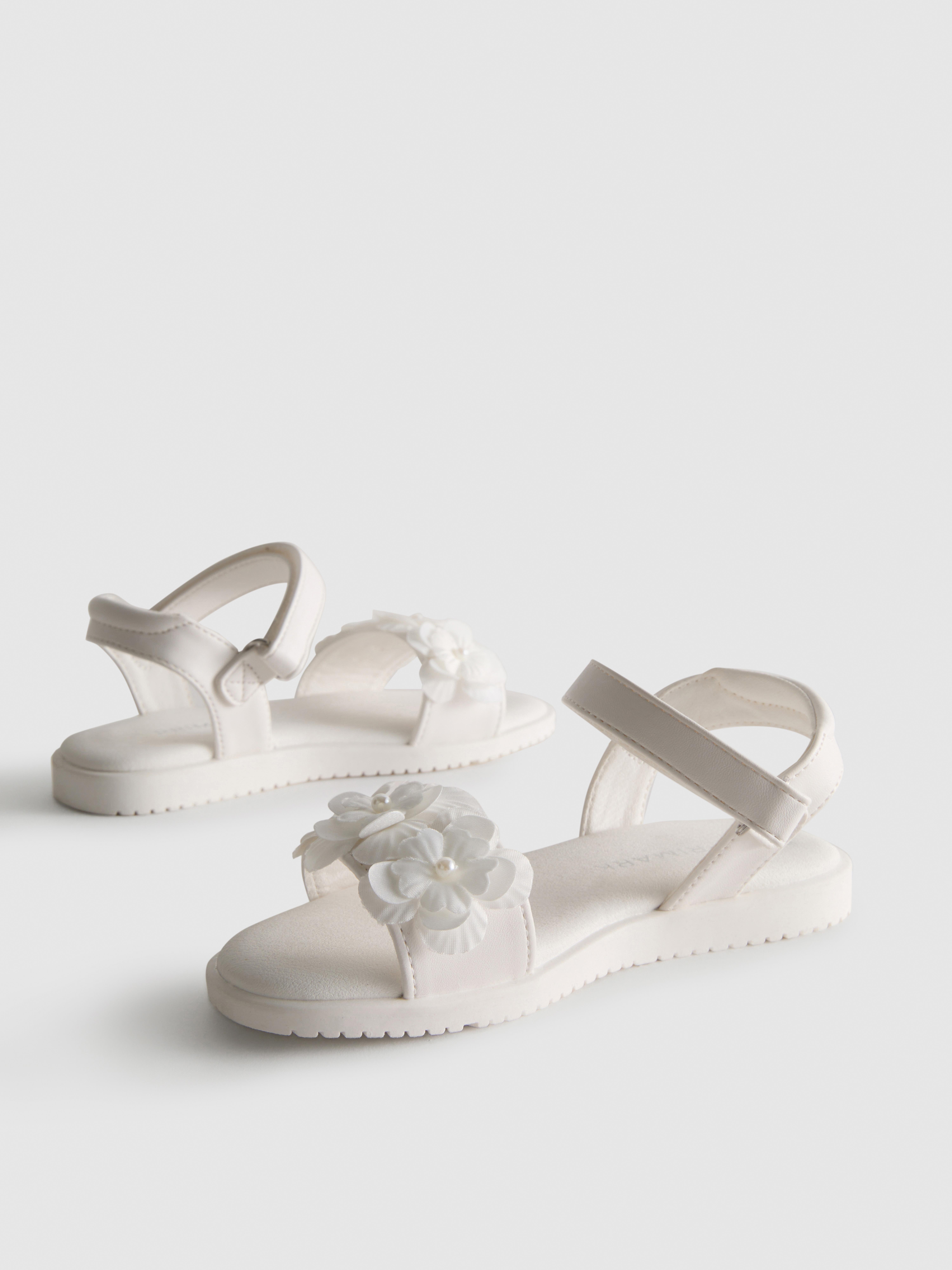 Sandalias para ocasiones con flores de tul