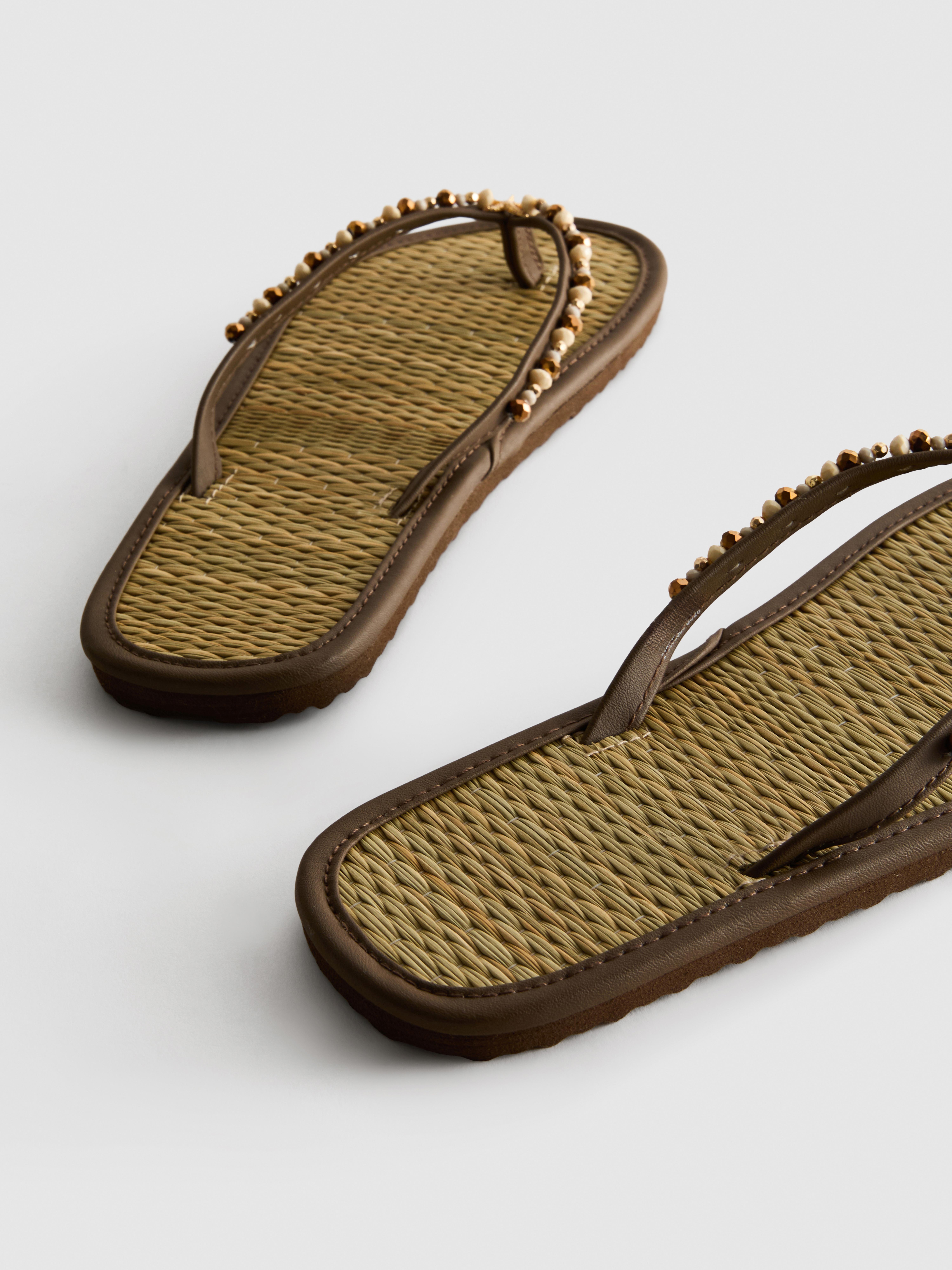 Șlapi cu aspect de iarbă de mare