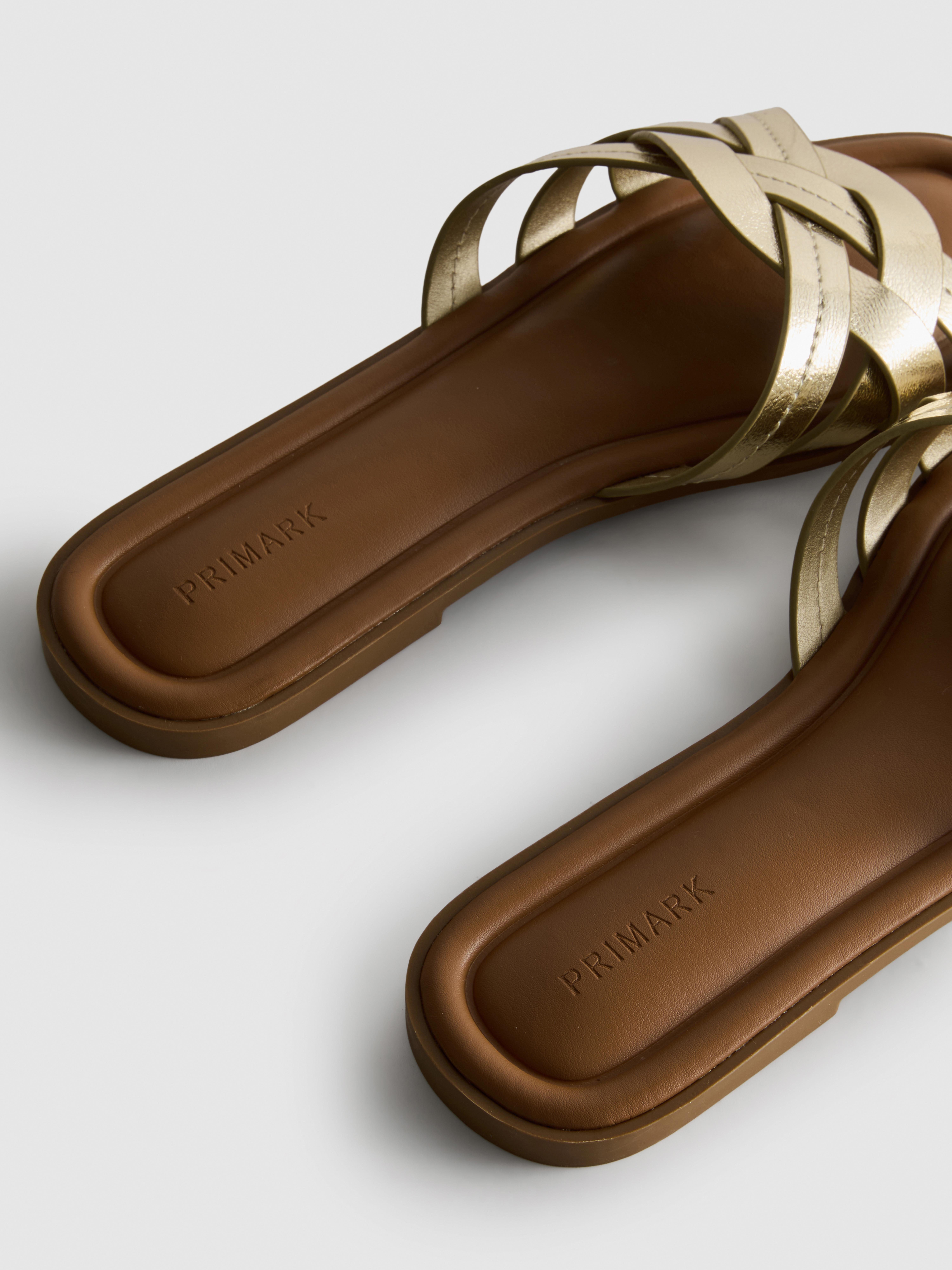 Sandalen van imitatieleer met geweven bandjes