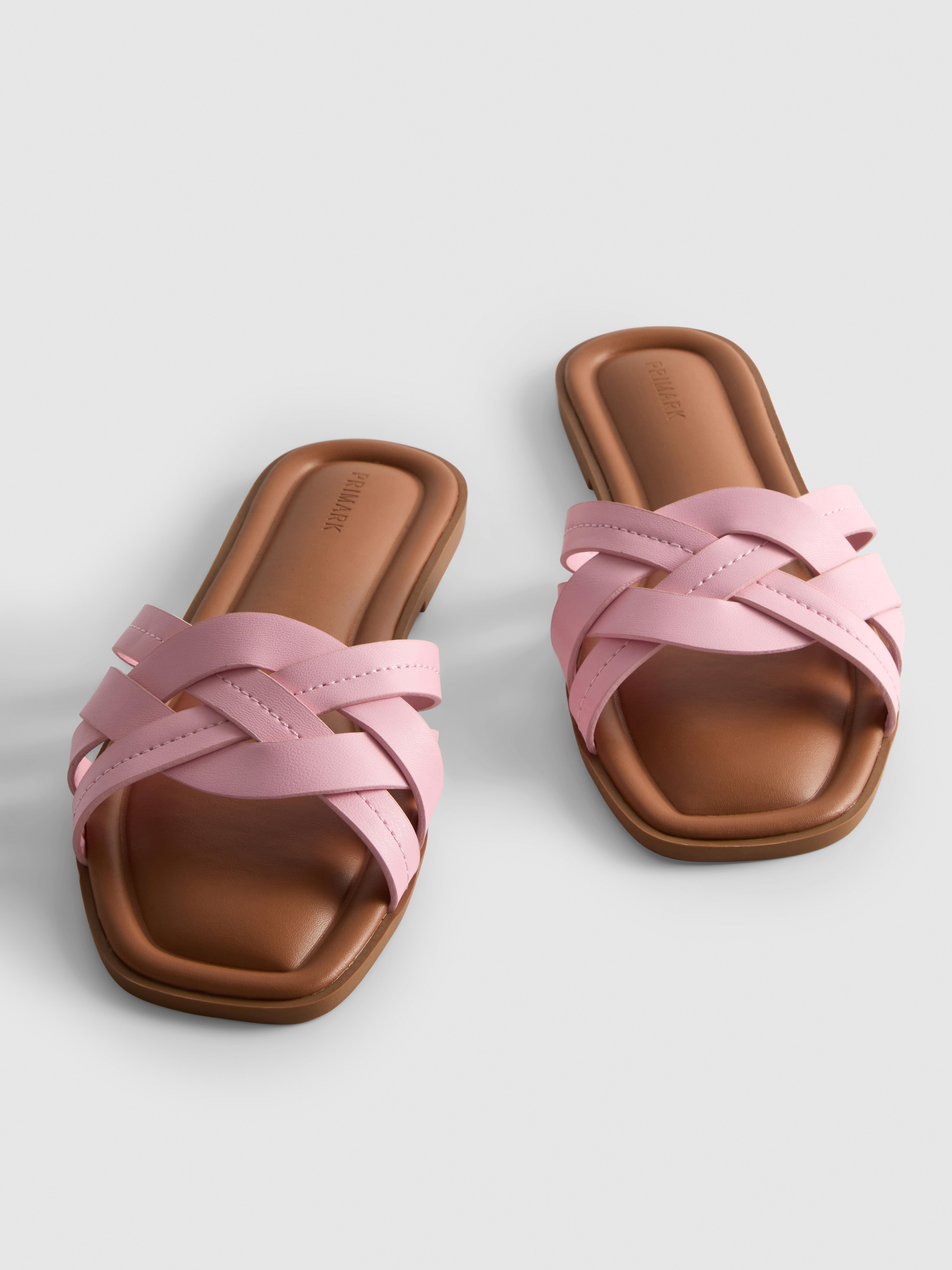 Sandalen van imitatieleer met geweven bandjes