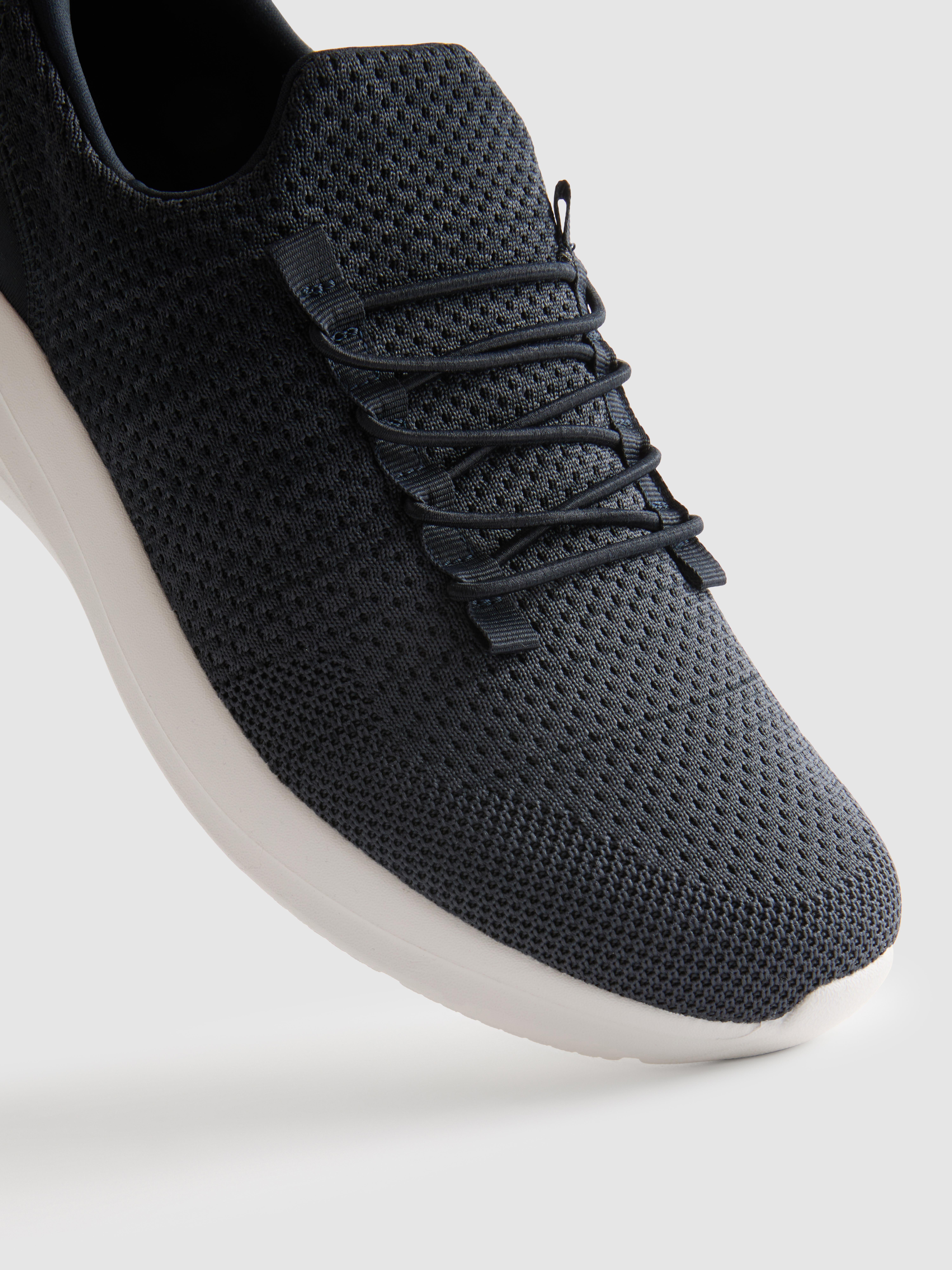 Wsuwane buty sportowe z niską cholewką