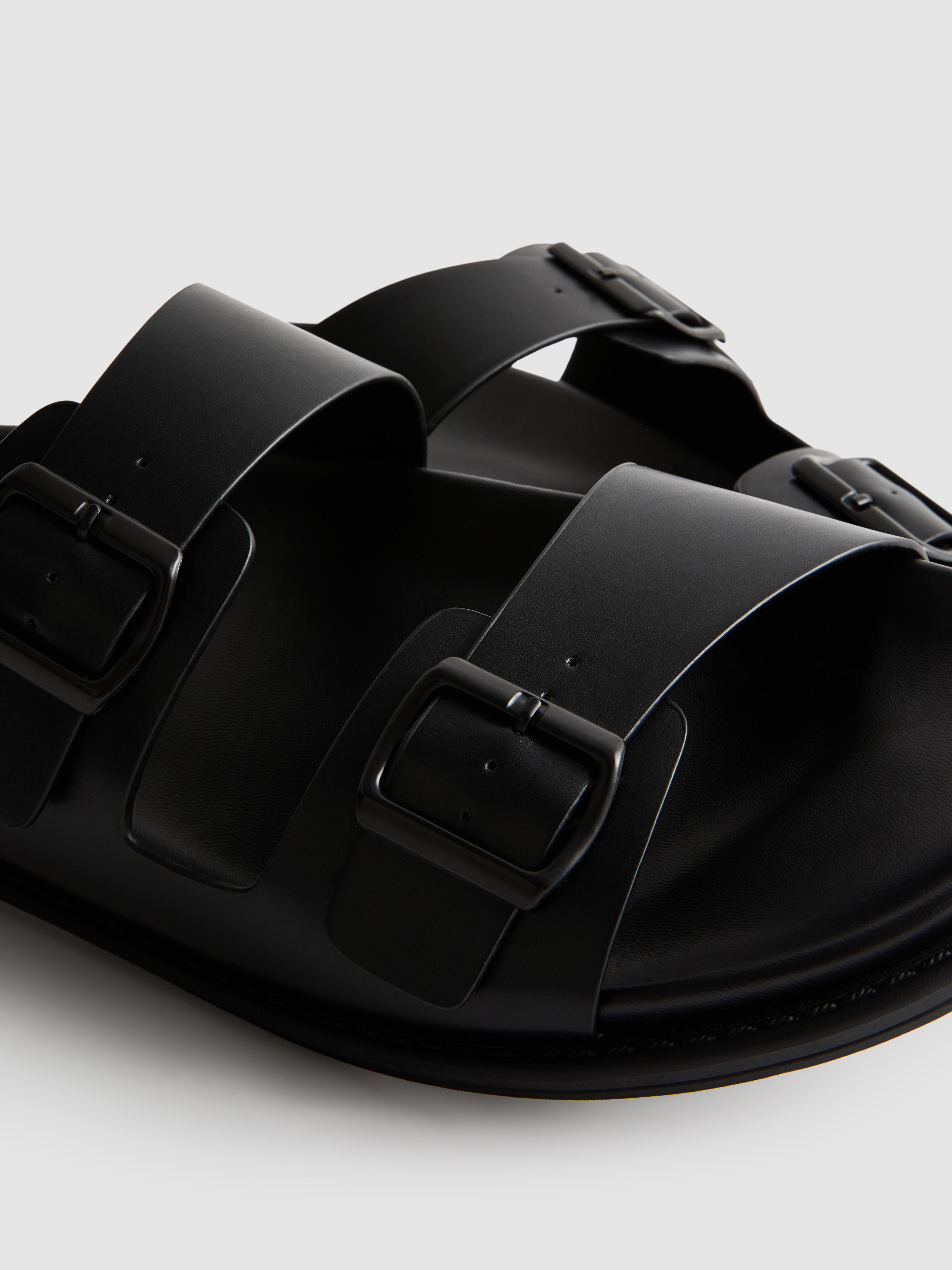 Sandalias con dos tiras