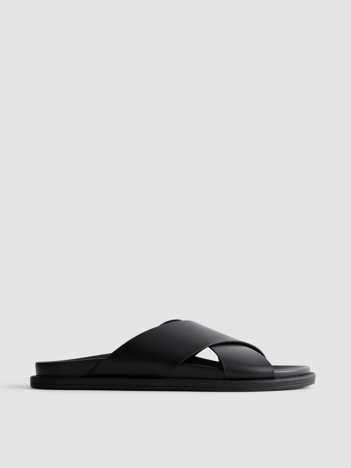 Black Crisscross Strap Flat Sandals – Primark – صورة إعلانية للمنتج