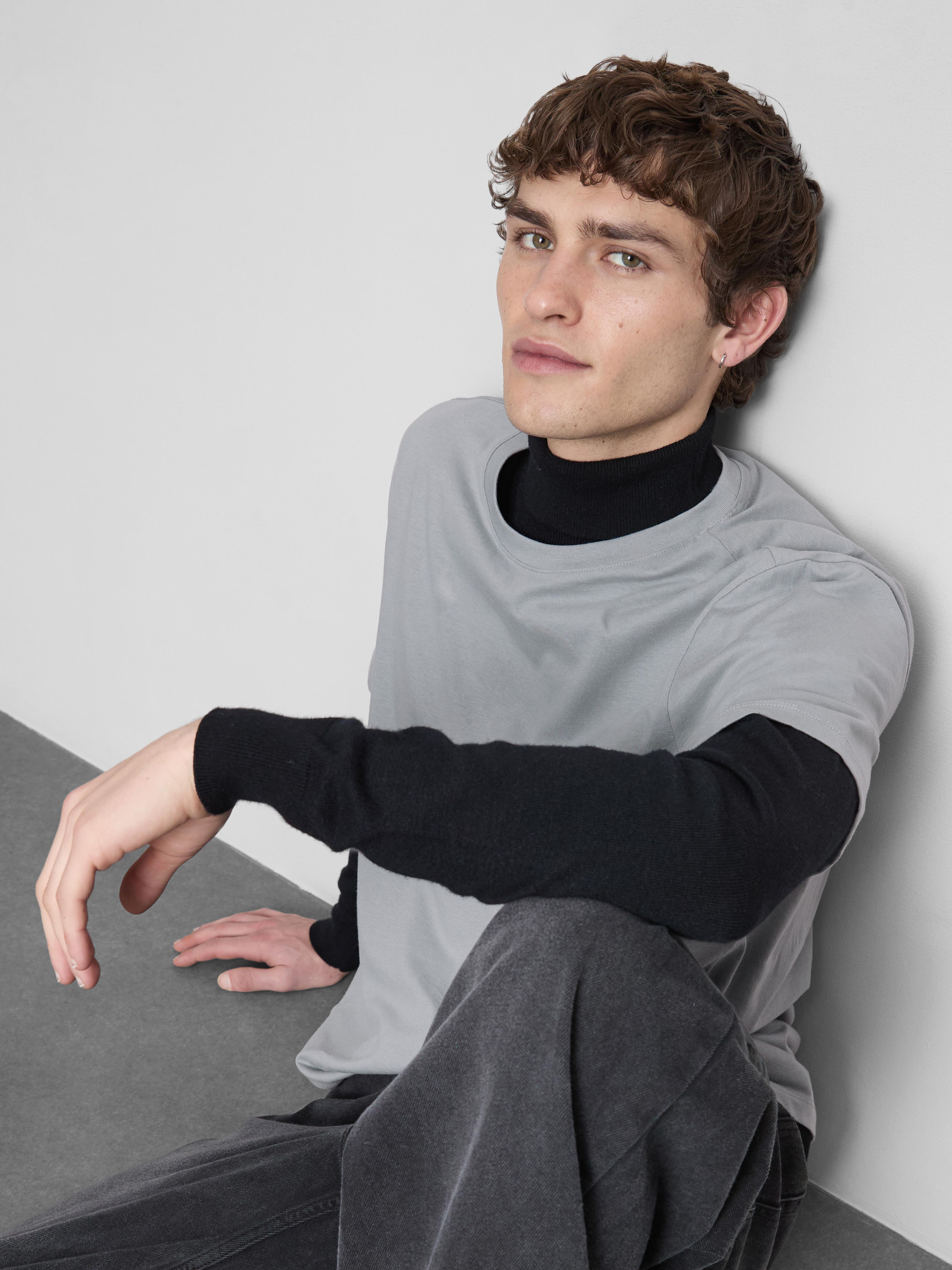 Camiseta básica de corte estándar