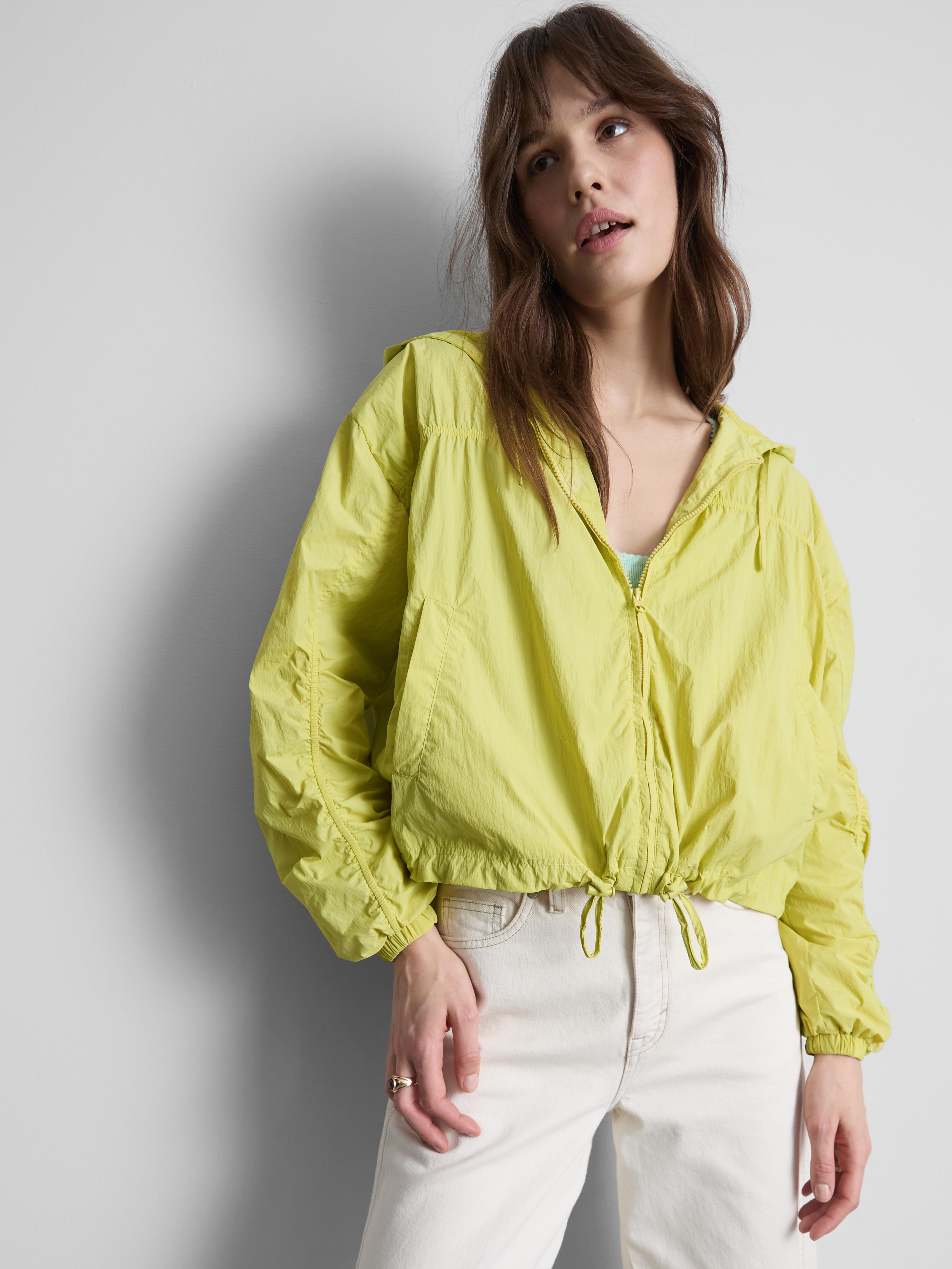 Chaqueta ligera fruncida