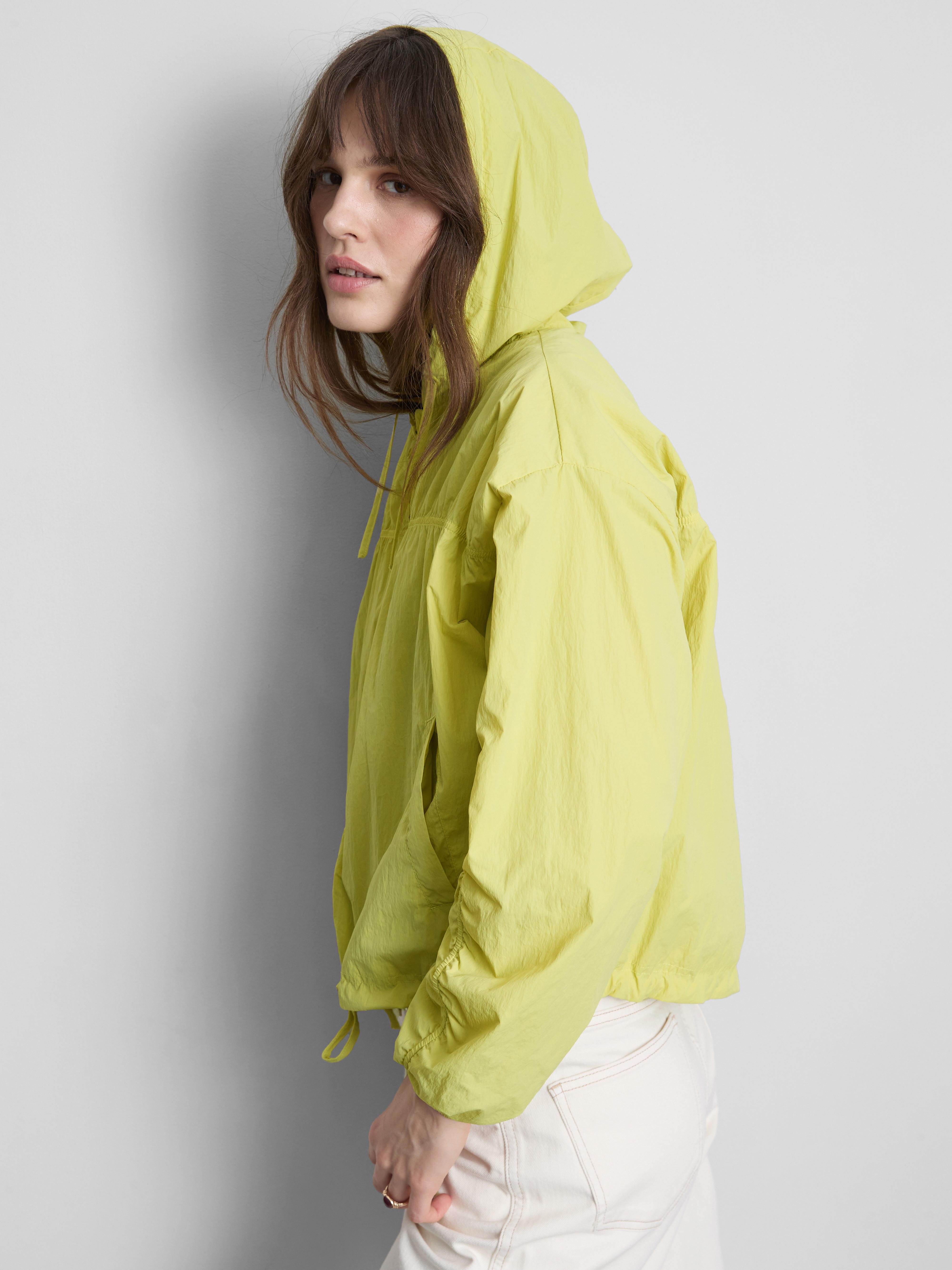 Dünne, geraffte Jacke