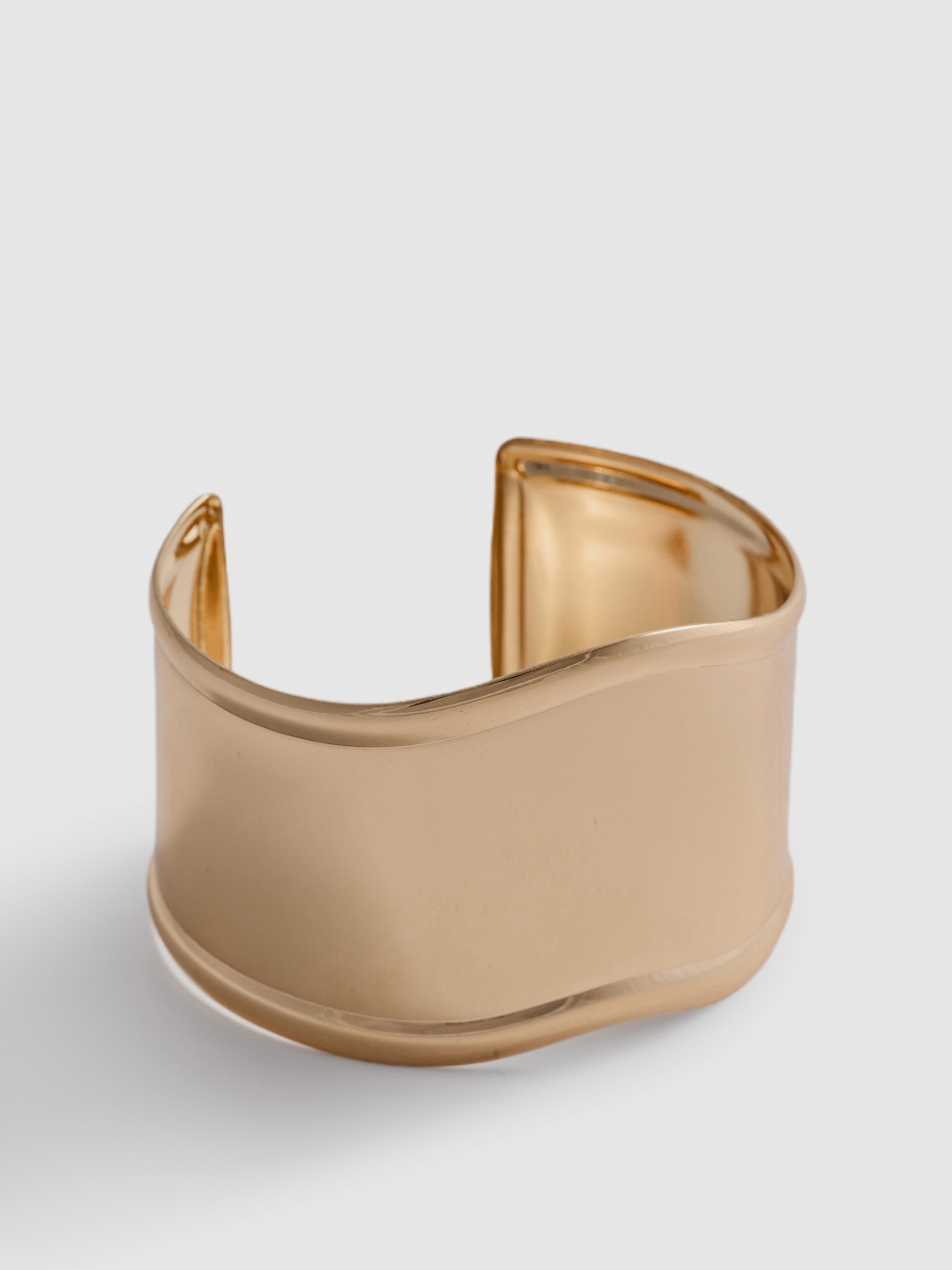 Bracelet manchette incurvé