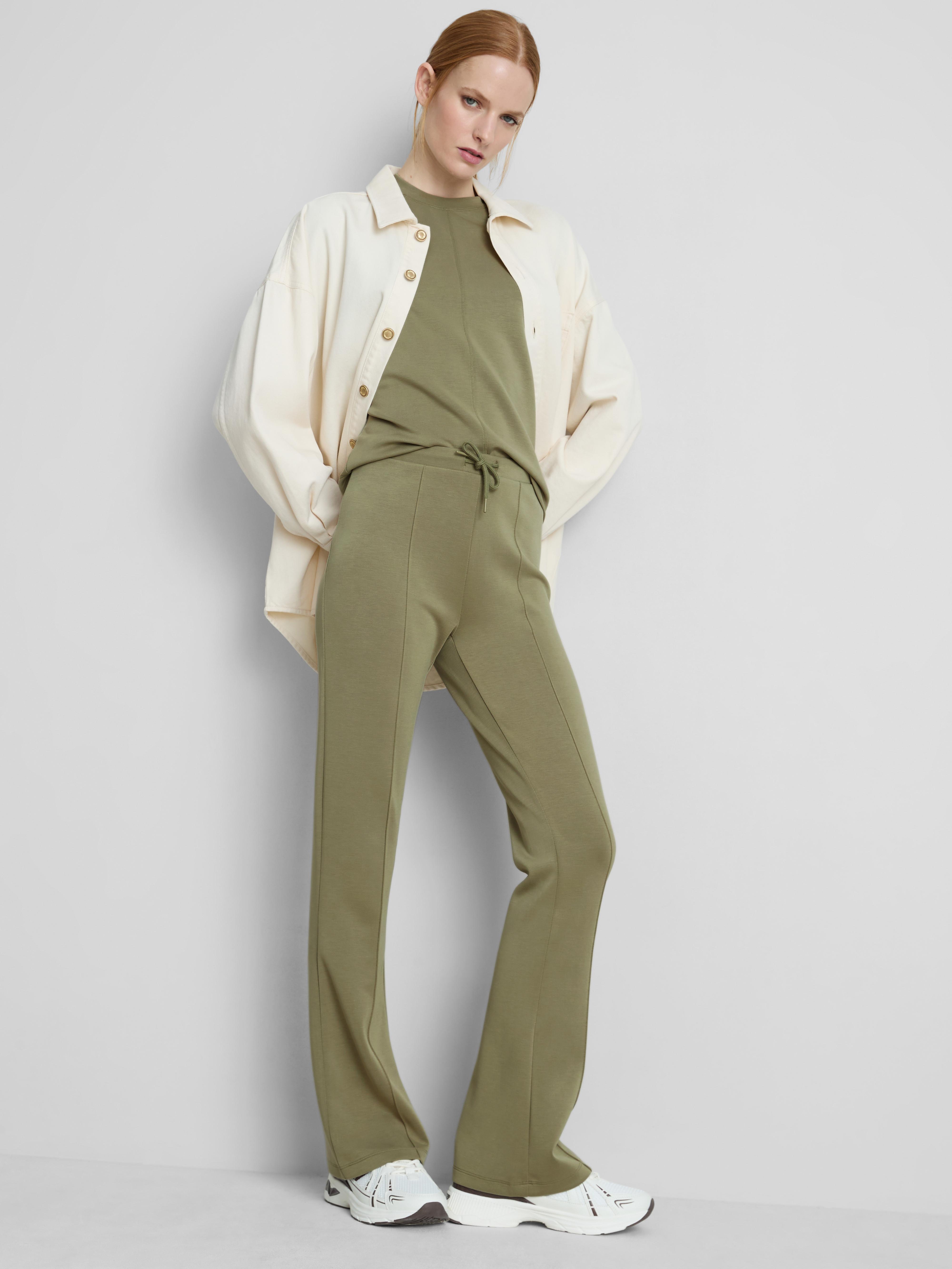 Flared Pintuck Trousers