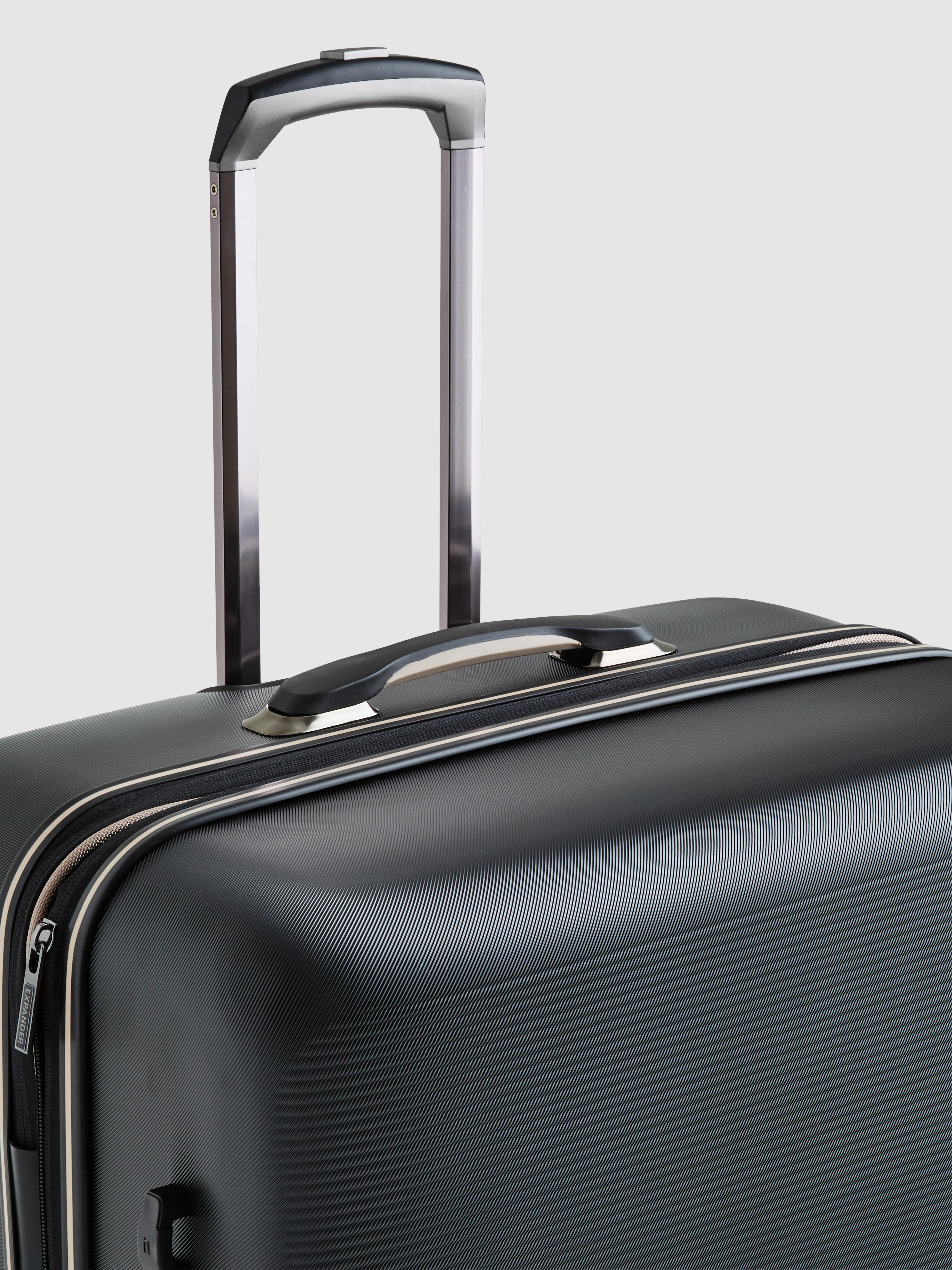 it Luggage Hard-Shell Suitcase