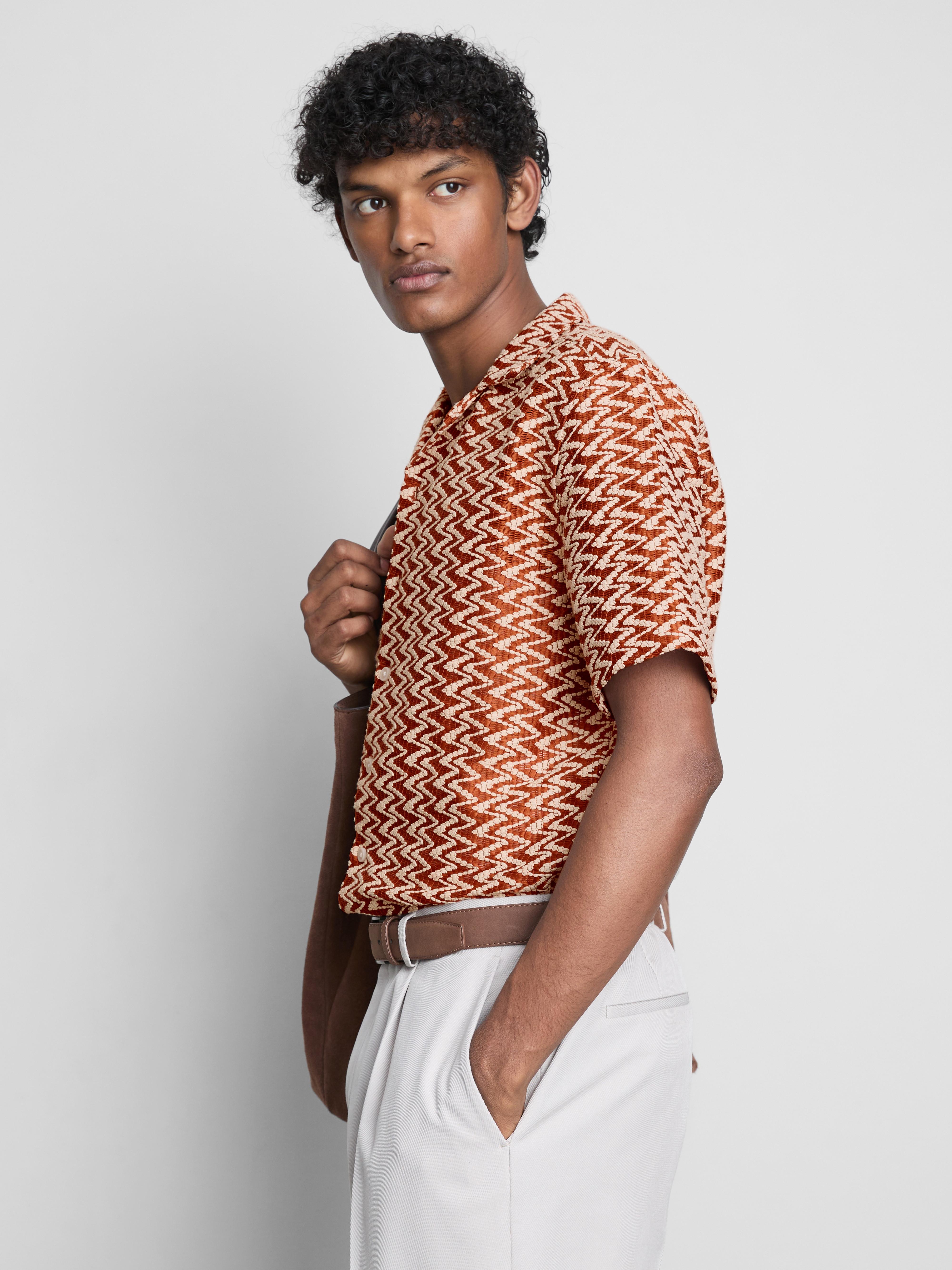 Chemise en crochet à motif zigzag