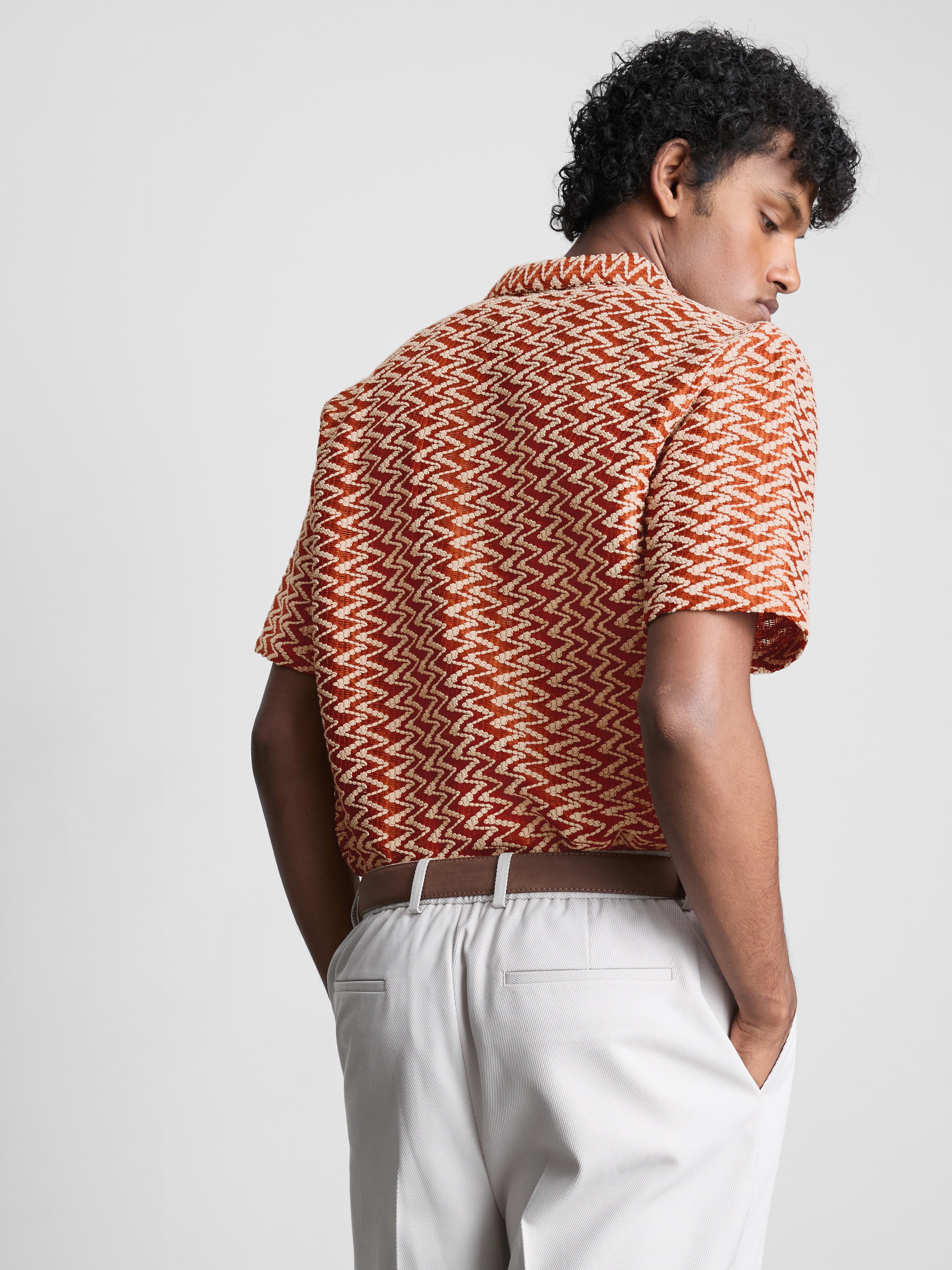 Chemise en crochet à motif zigzag