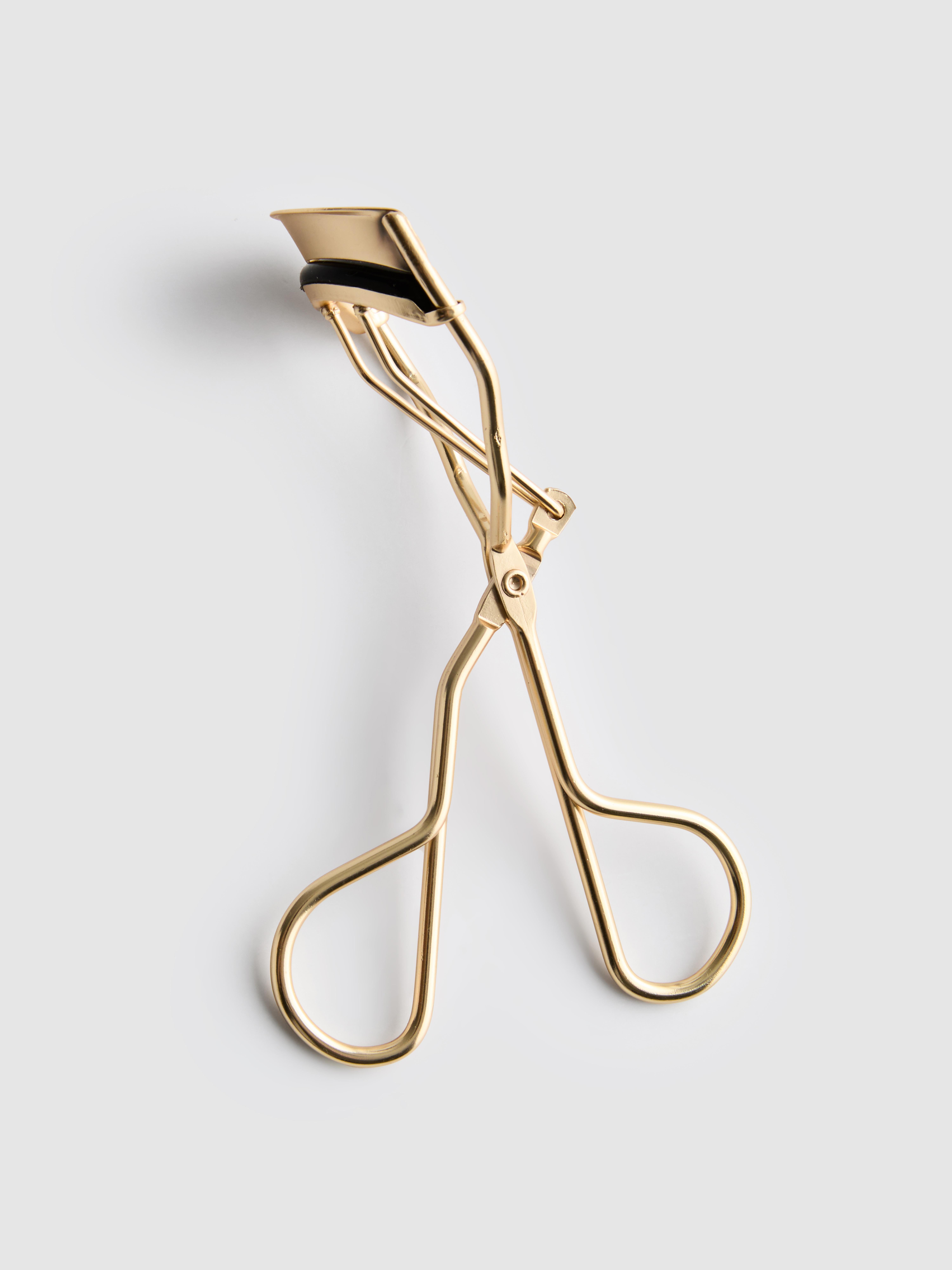 PS... Pro Eyelash Curler
