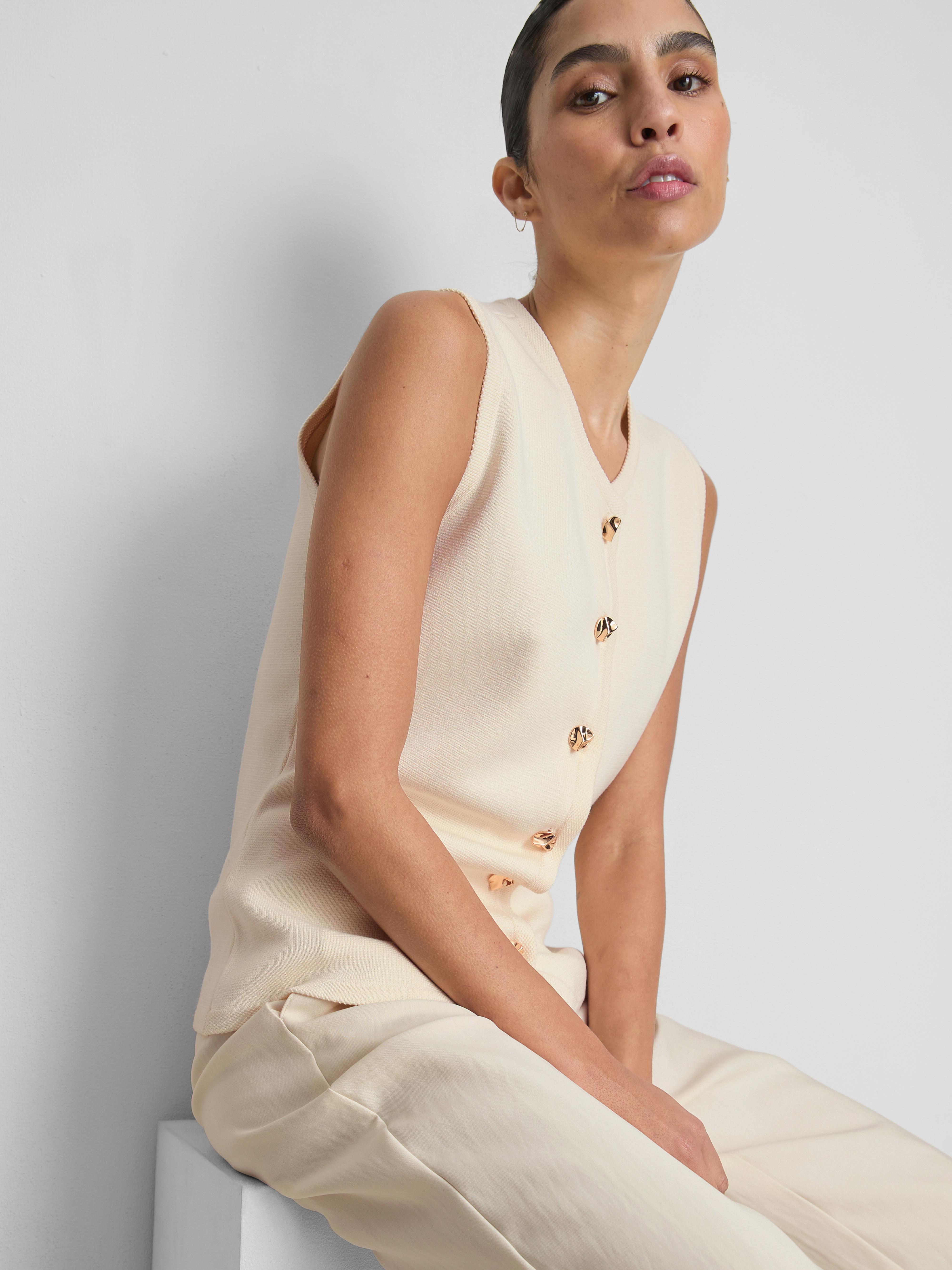 Gebreid gilet met knopen By Coleen