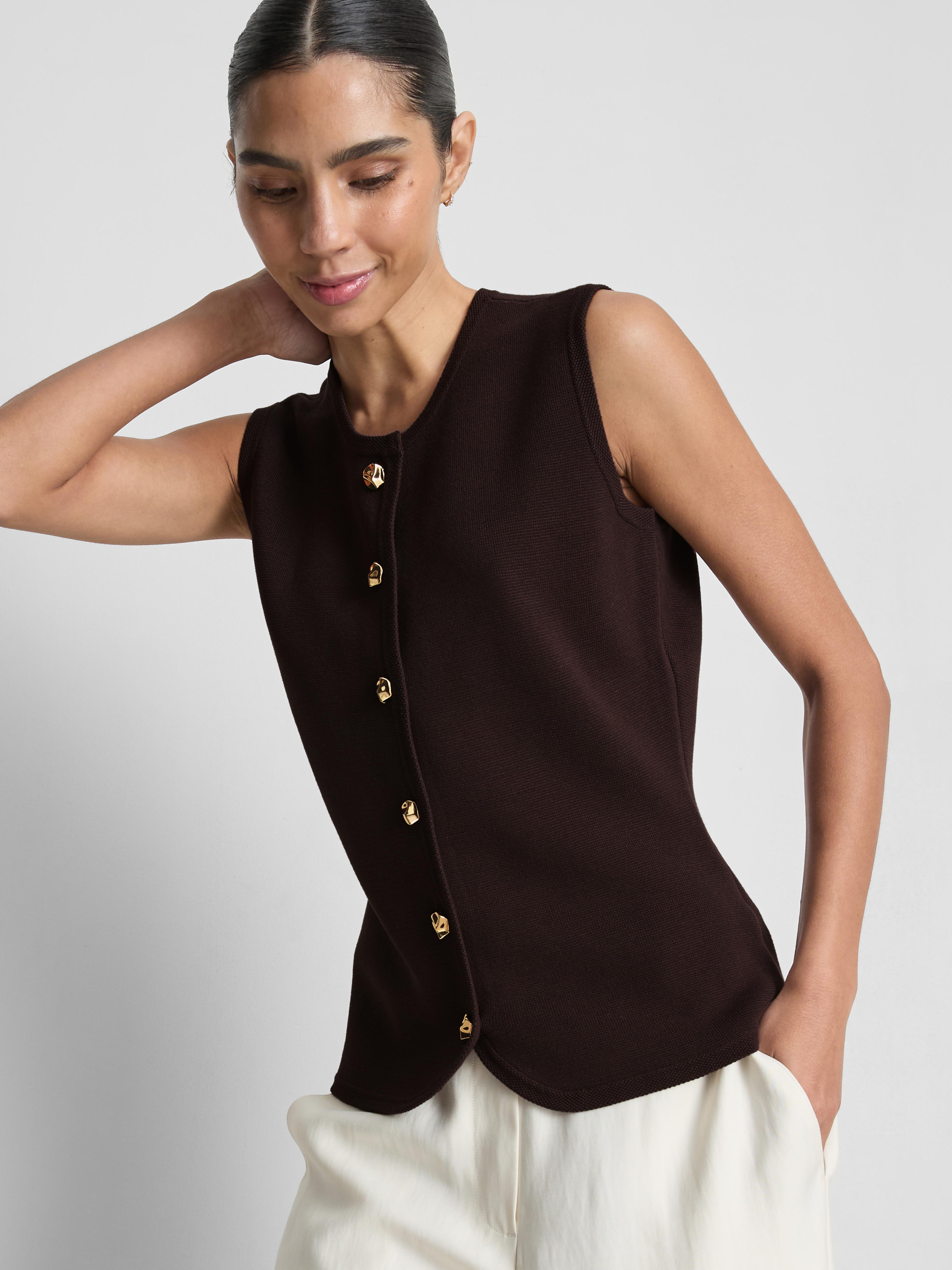 Gebreid gilet met knopen By Coleen